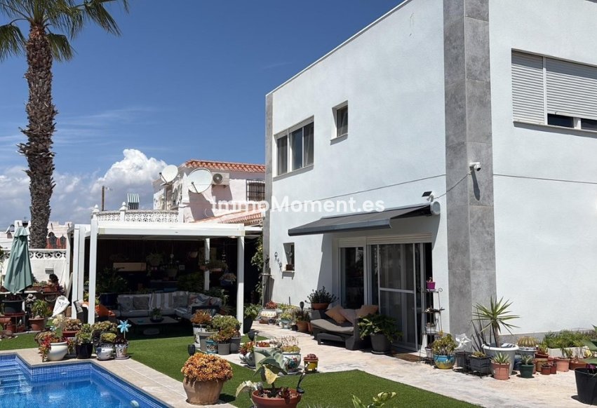 Reventa - Villa independiente - Torrevieja - Torrevieja Centro