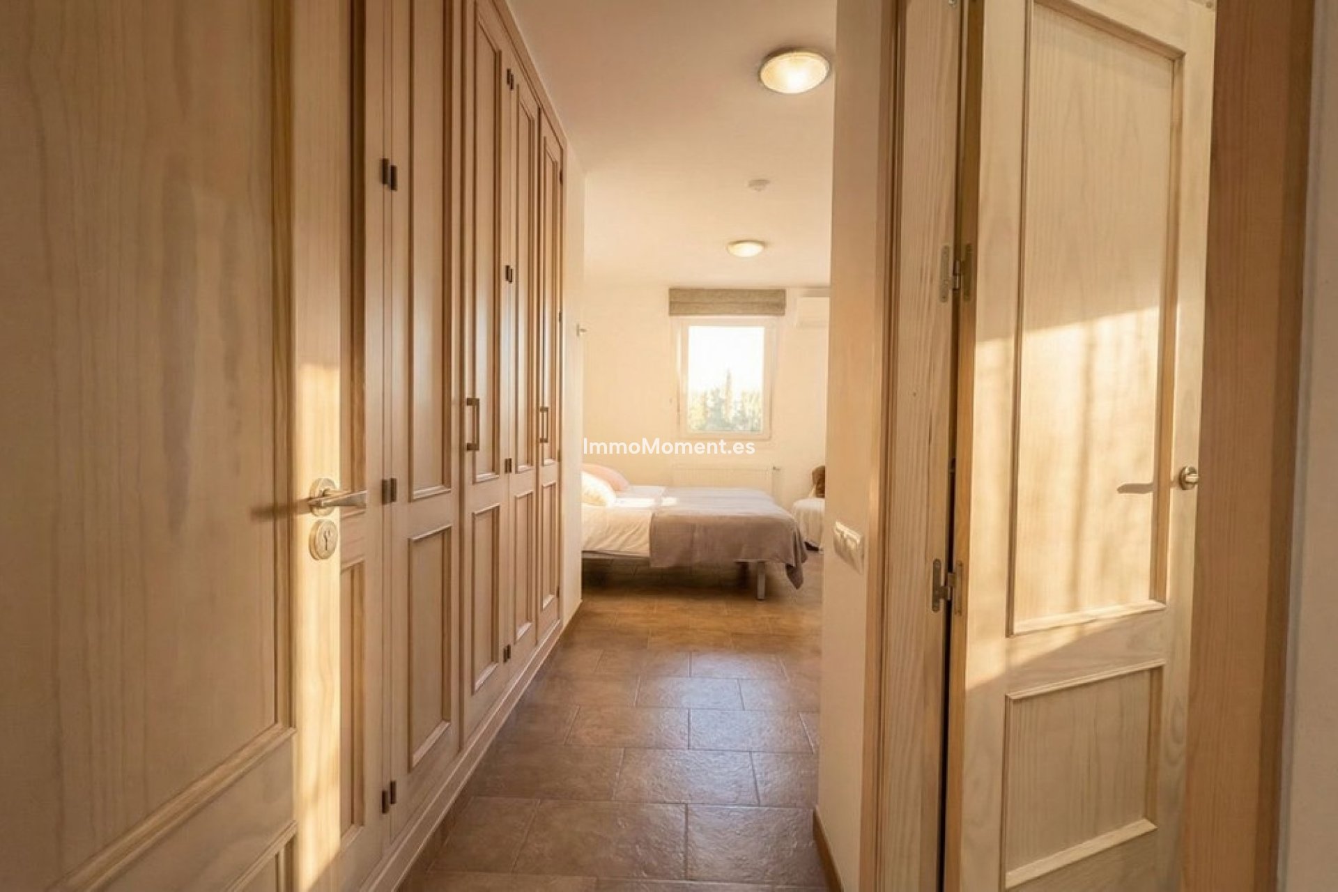 Reventa - Villa - Interior  - Guaro
