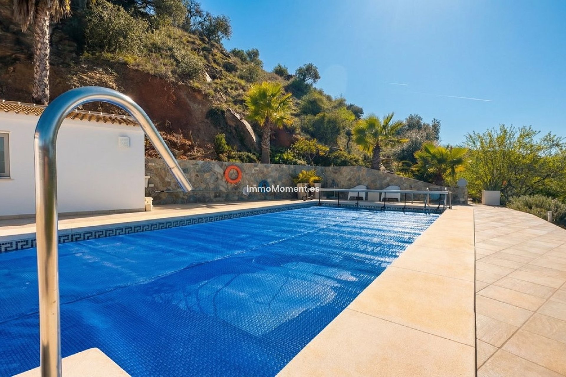 Reventa - Villa - Interior  - Guaro