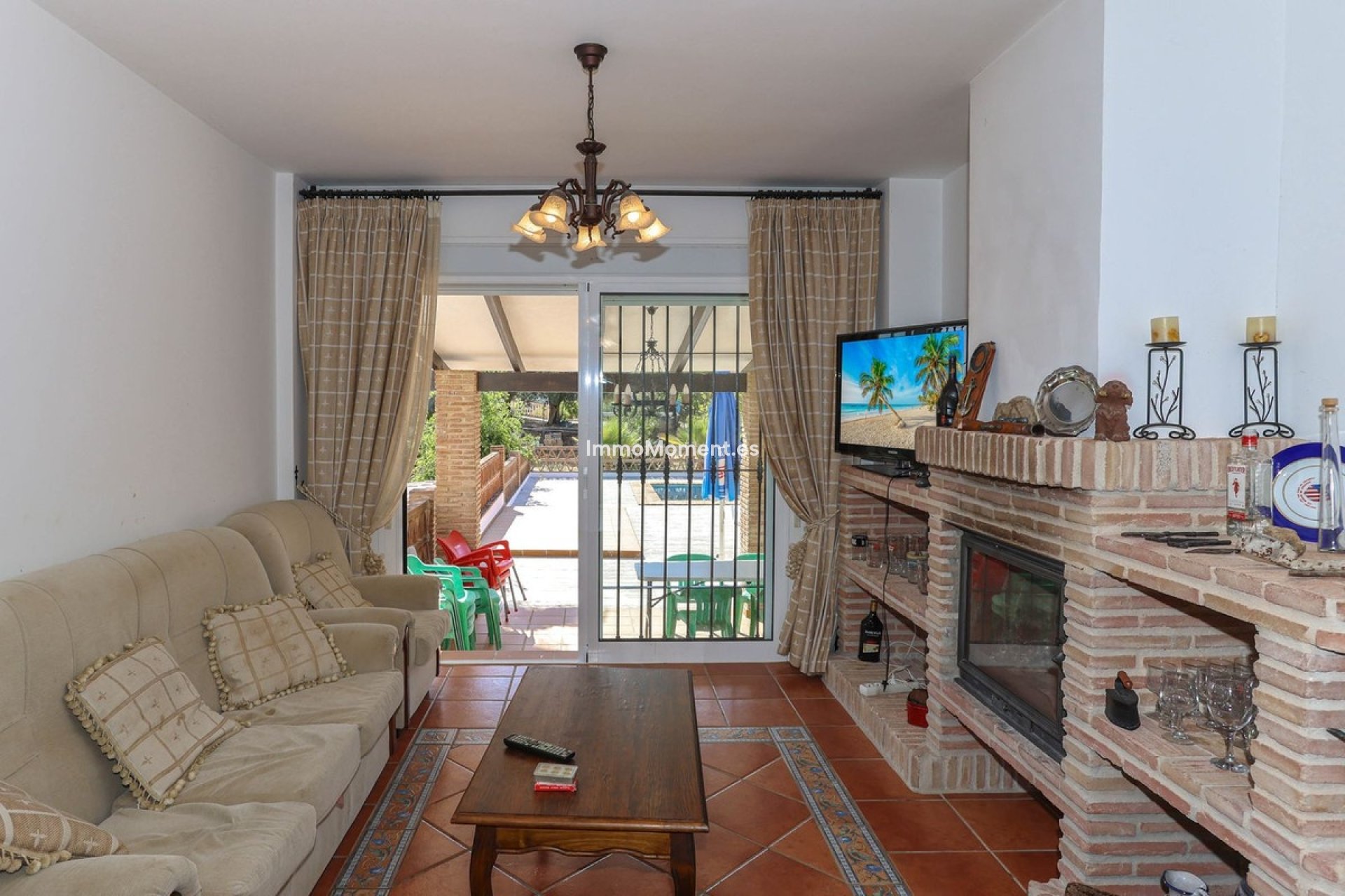 Reventa - Villa - Interior  - Guaro