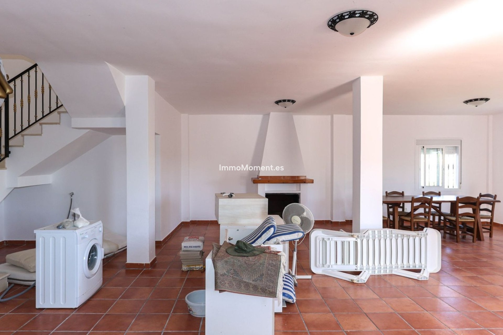 Reventa - Villa - Interior  - Guaro