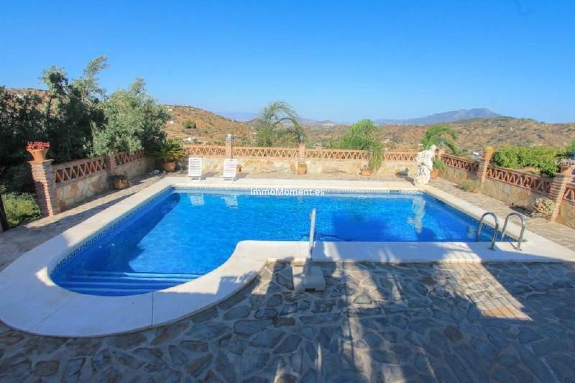 Reventa - Villa - Interior  - Guaro