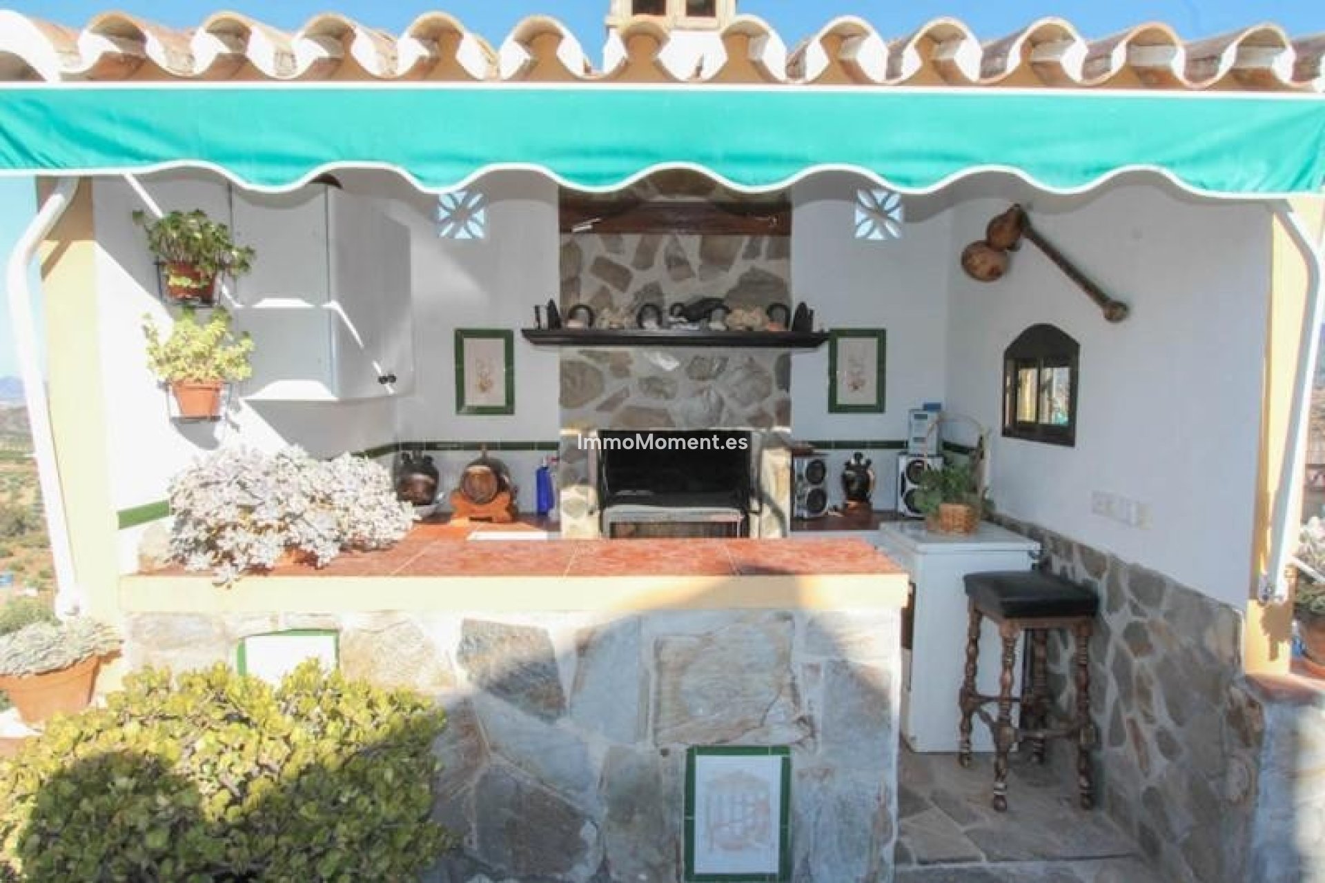 Reventa - Villa - Interior  - Guaro