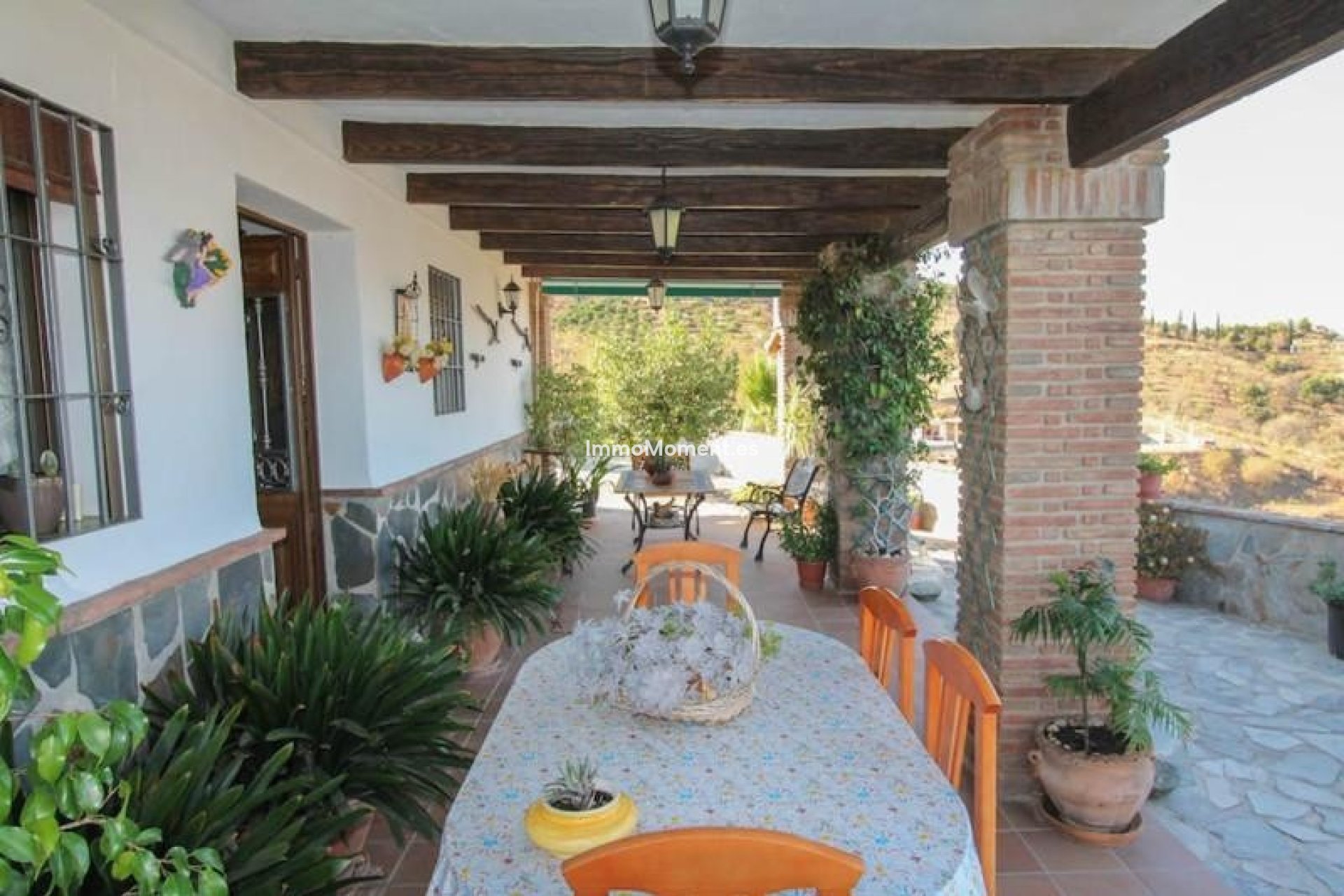 Reventa - Villa - Interior  - Guaro