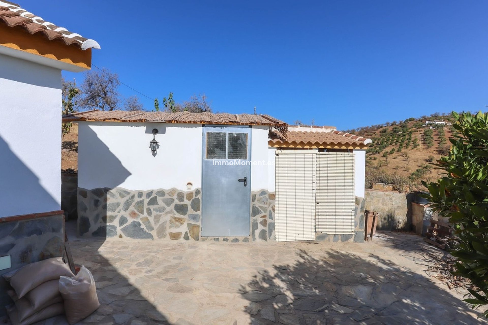 Reventa - Villa - Interior  - Guaro