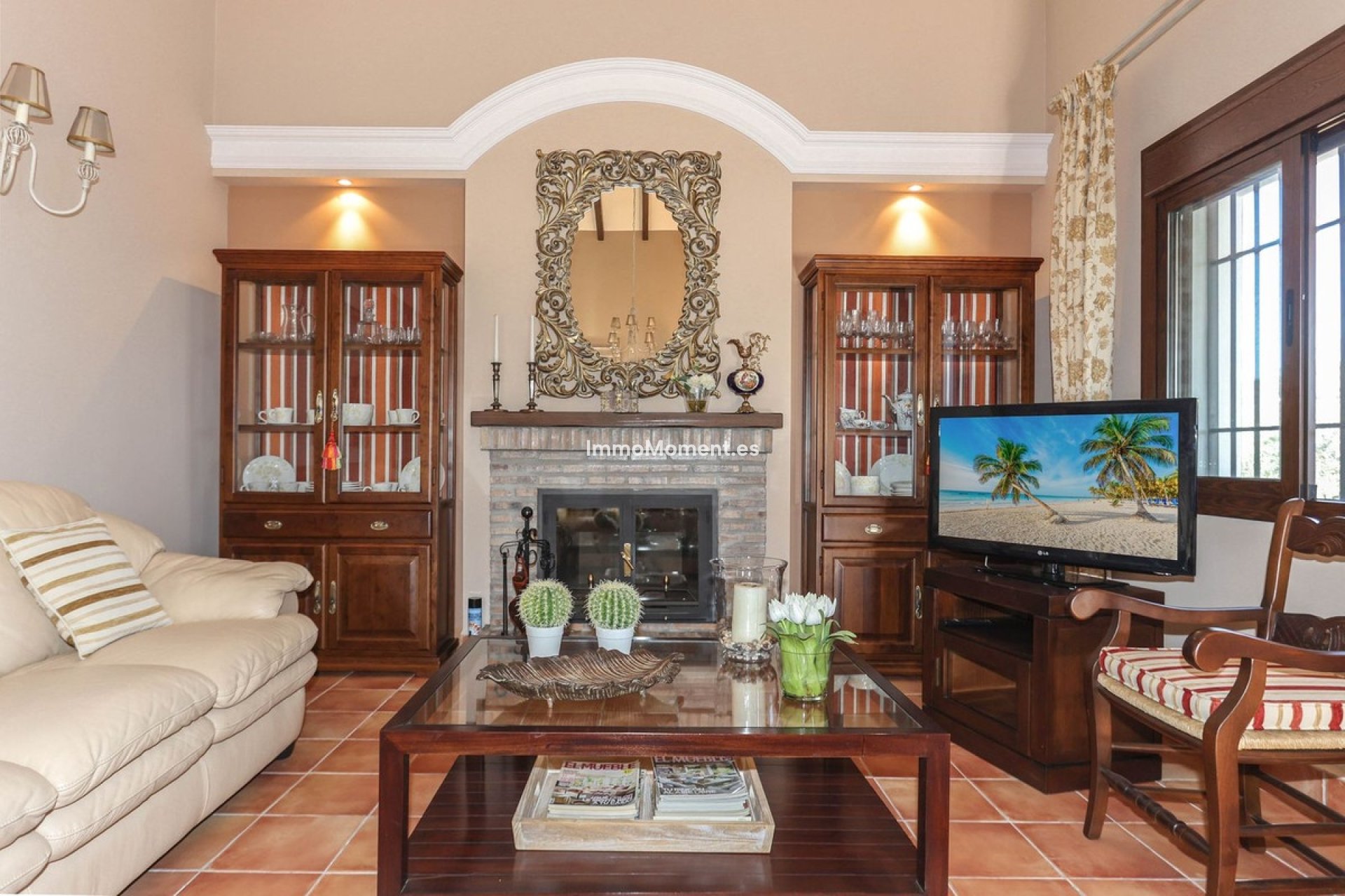 Reventa - Villa - Interior  - Guaro