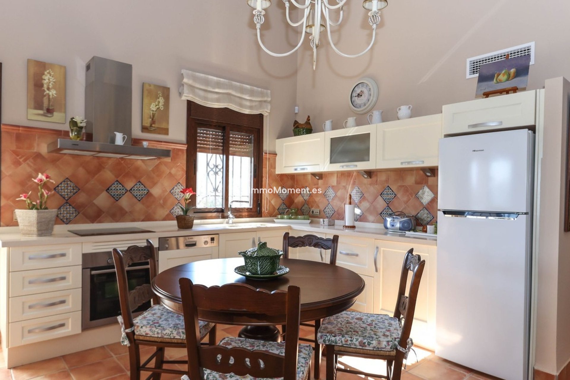 Reventa - Villa - Interior  - Guaro