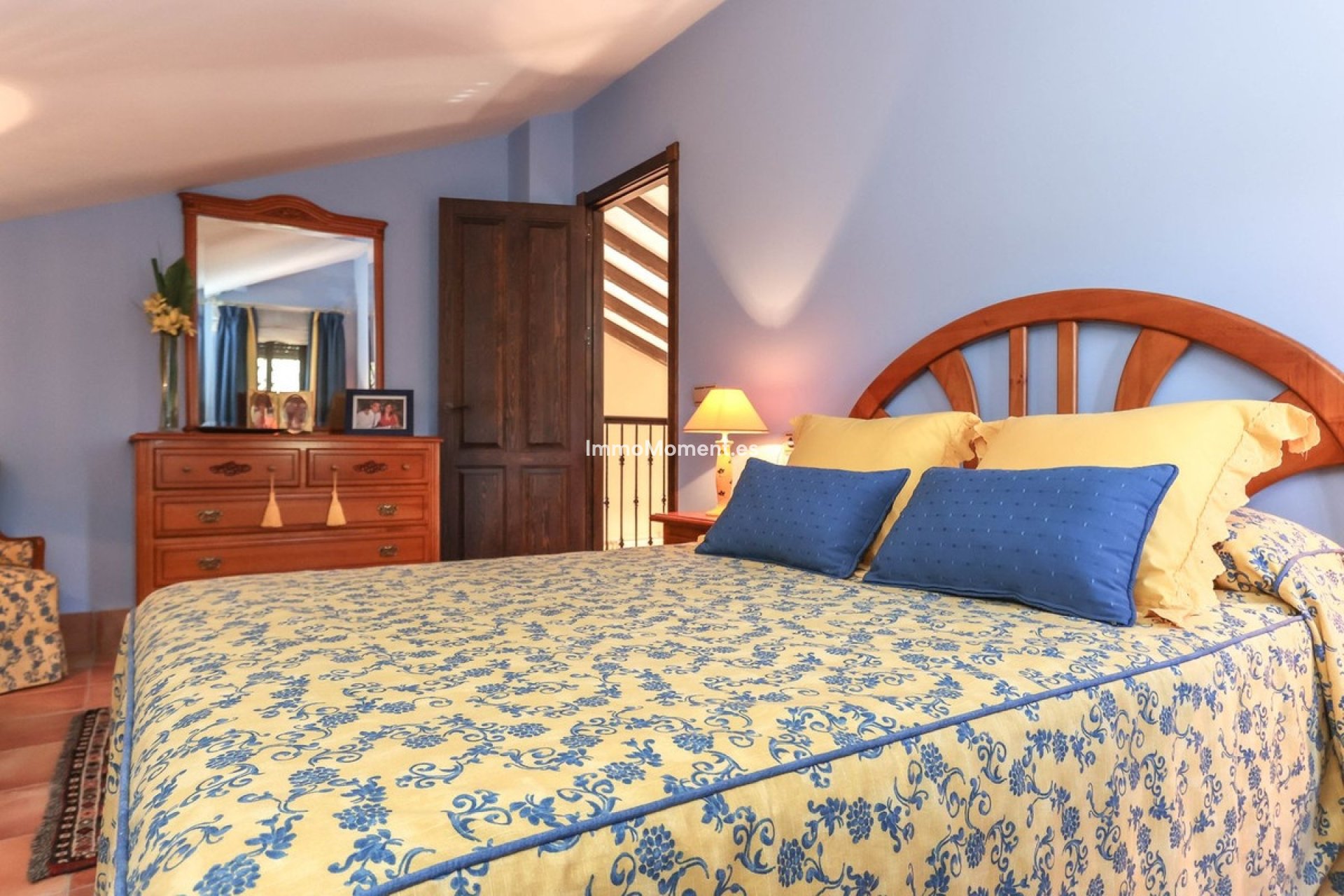 Reventa - Villa - Interior  - Guaro