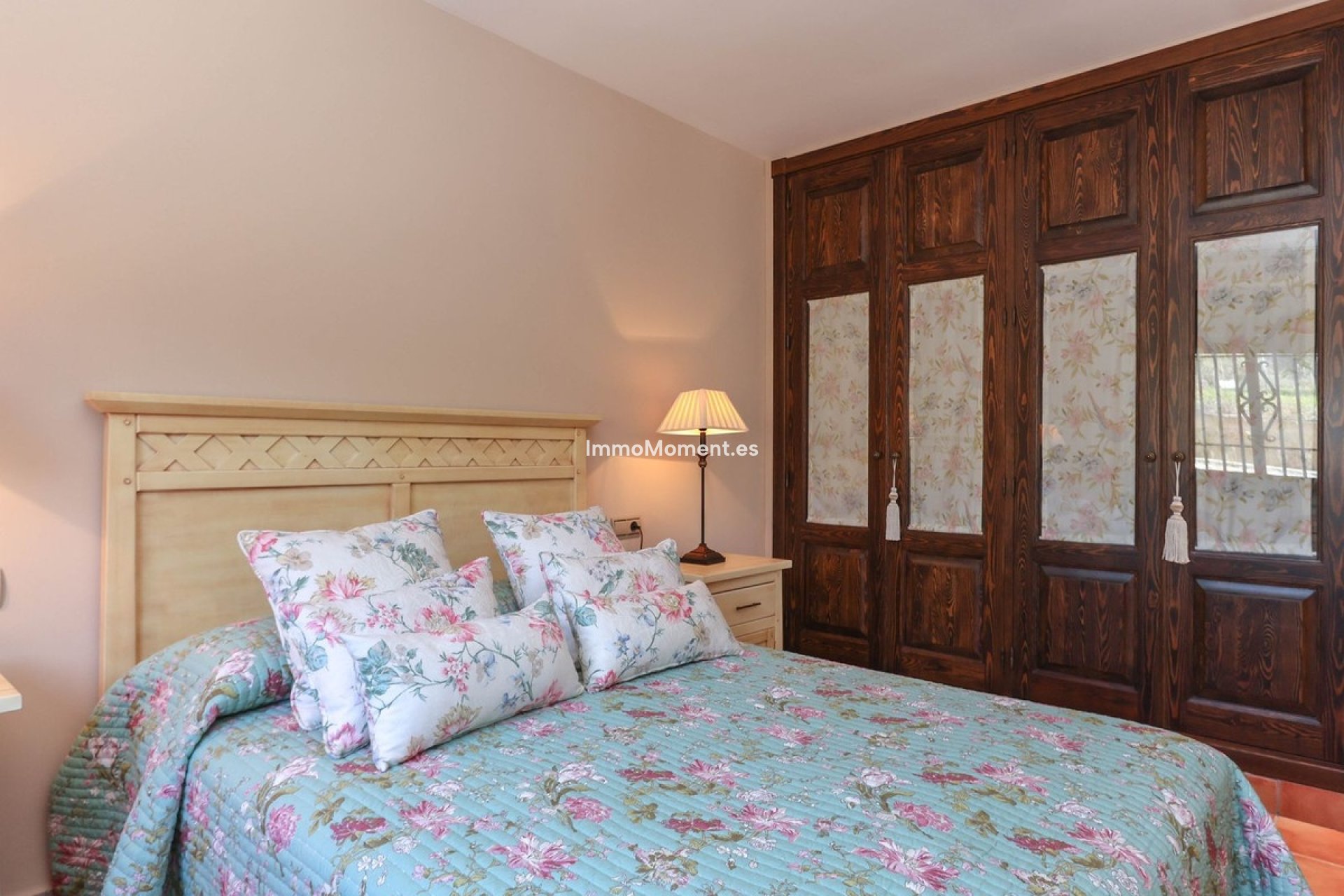 Reventa - Villa - Interior  - Guaro