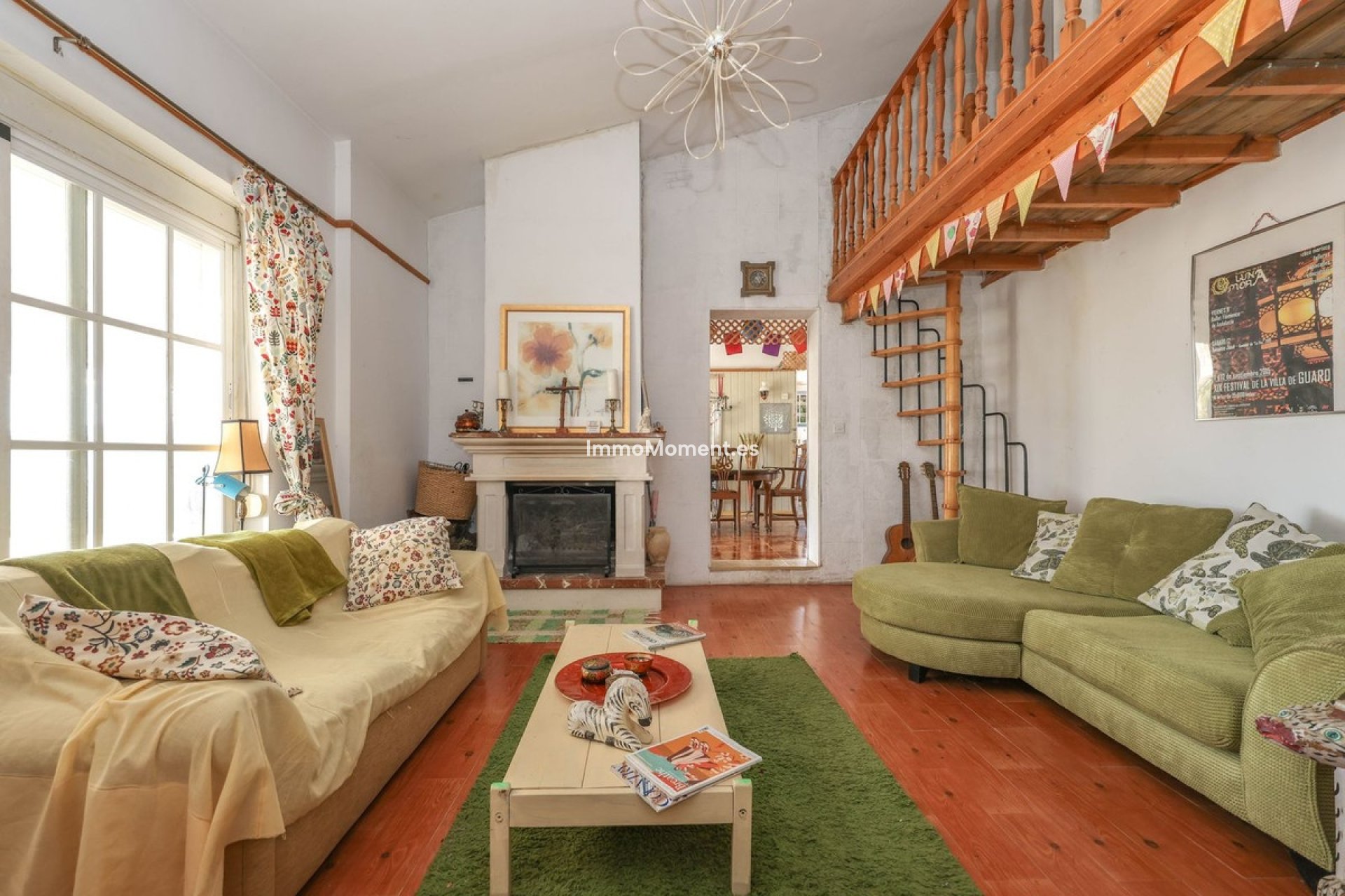 Reventa - Villa - Interior  - Guaro