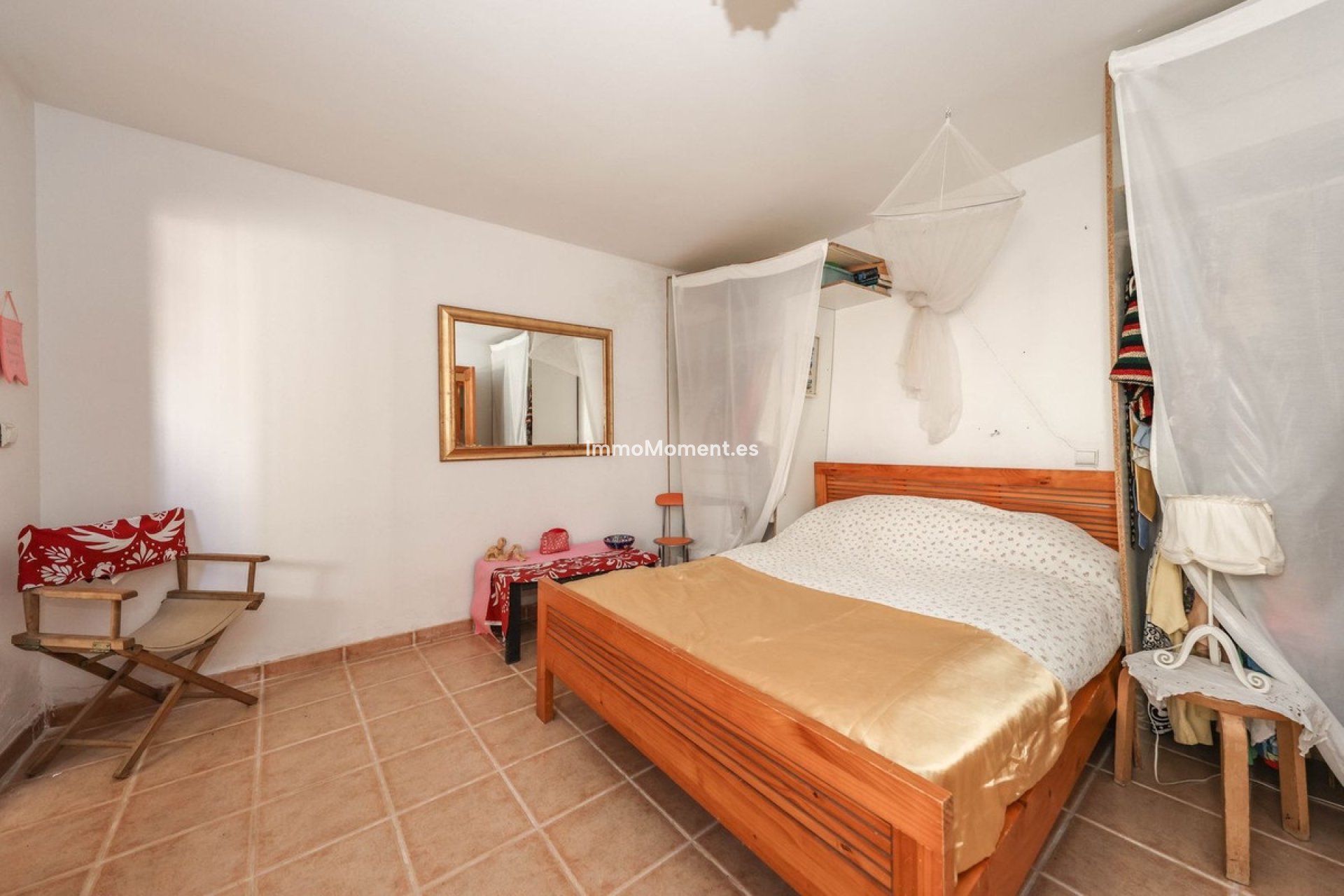 Reventa - Villa - Interior  - Guaro