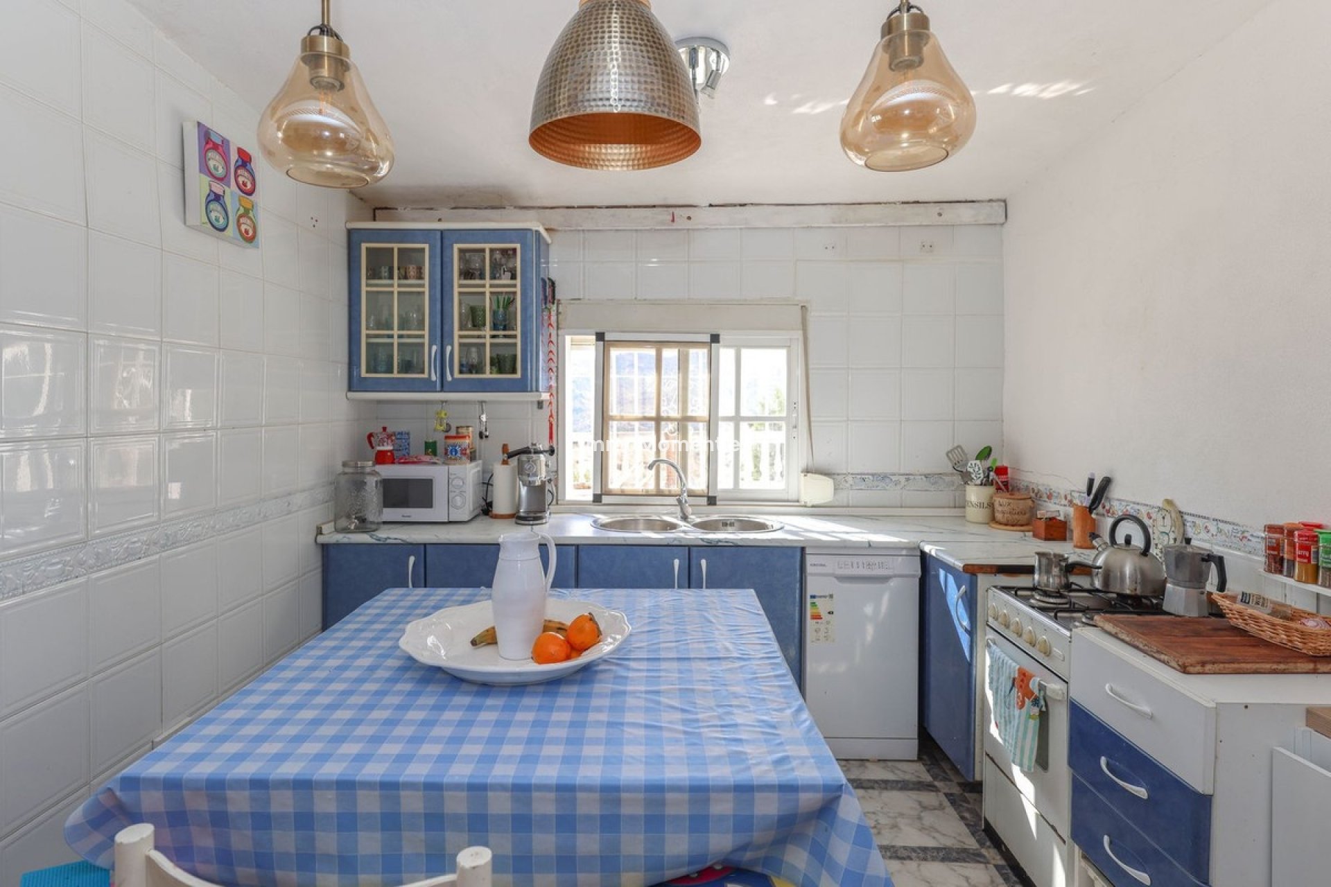 Reventa - Villa - Interior  - Guaro