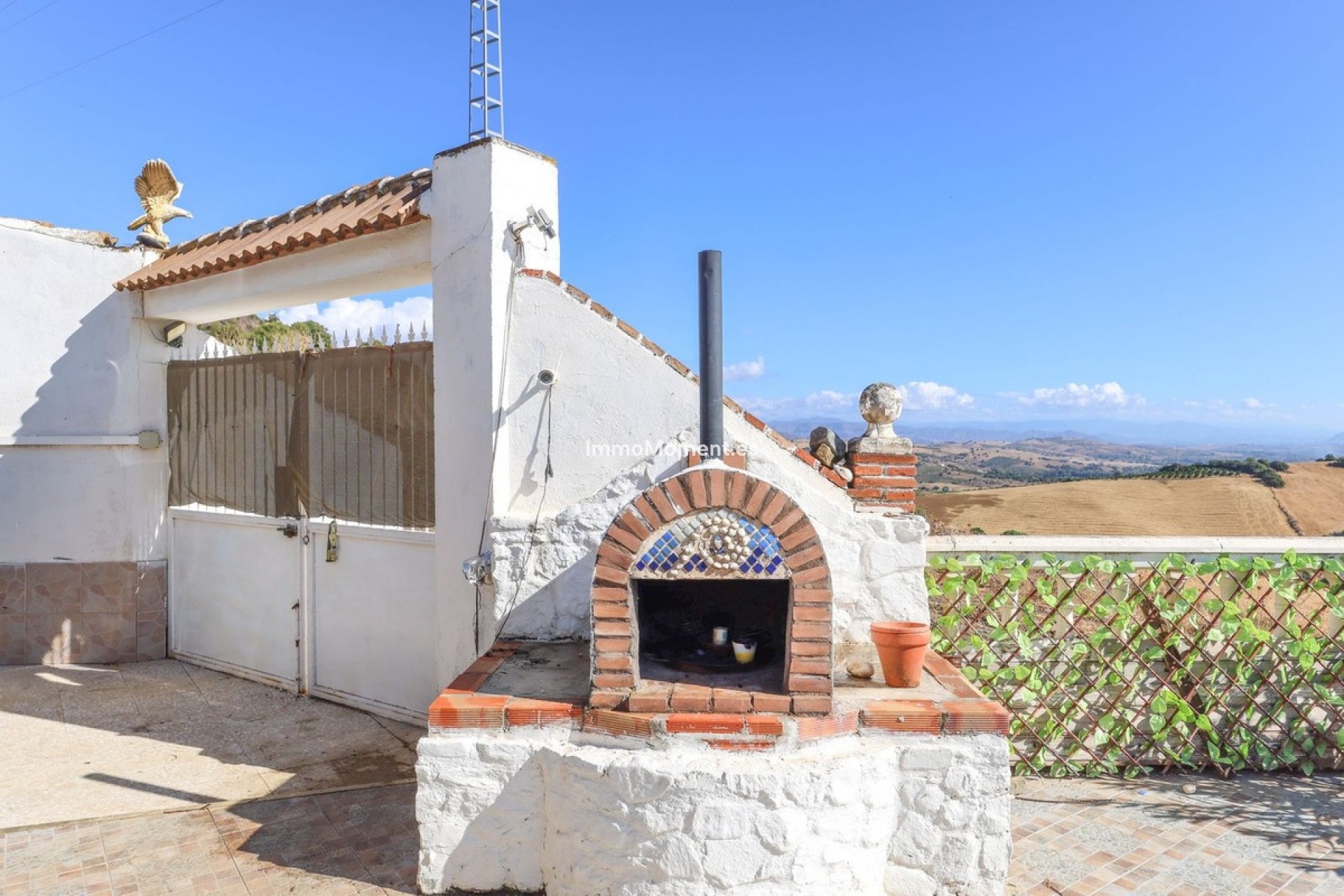 Reventa - Villa - Interior  - Guaro