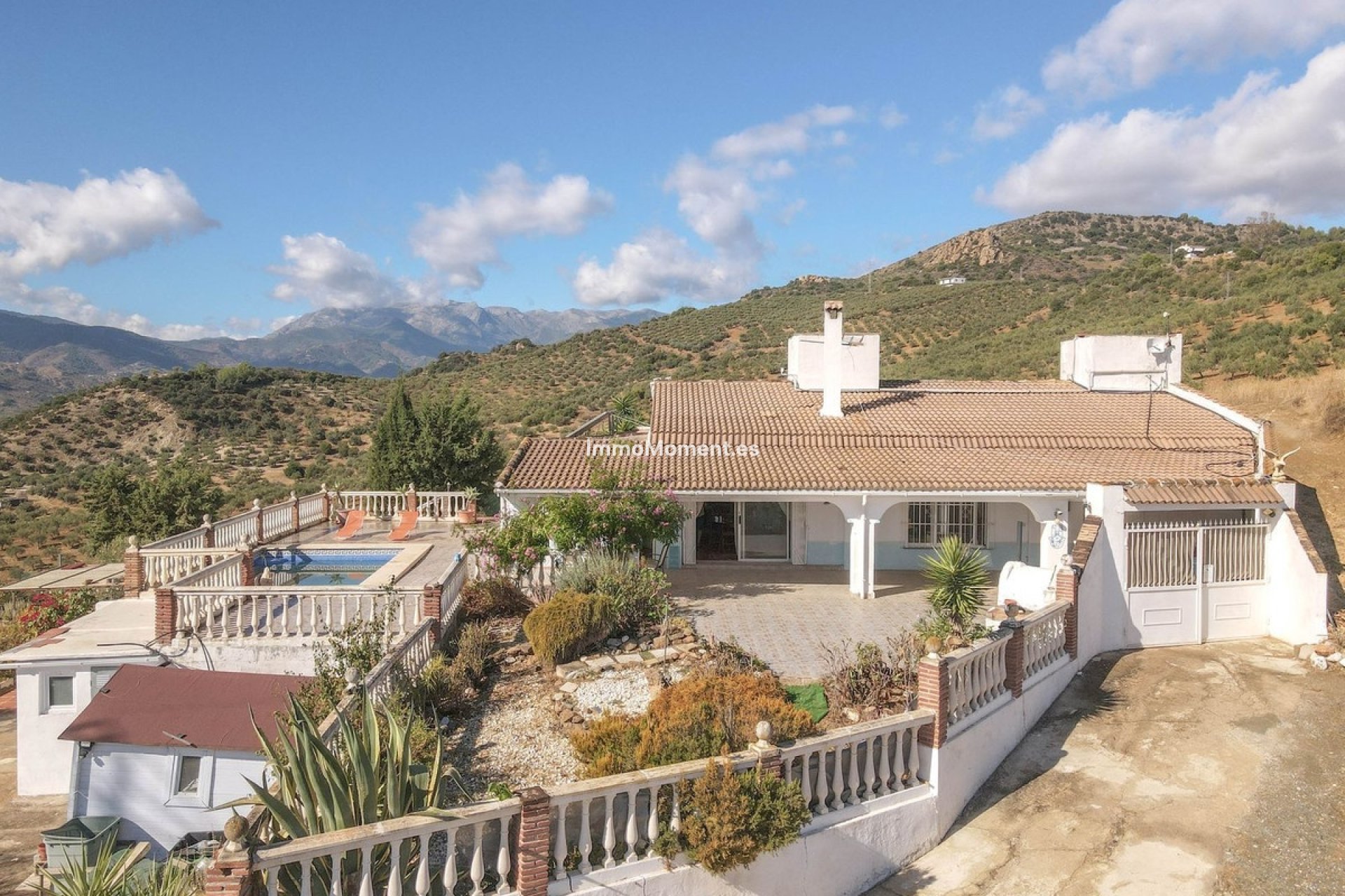 Reventa - Villa - Interior  - Guaro