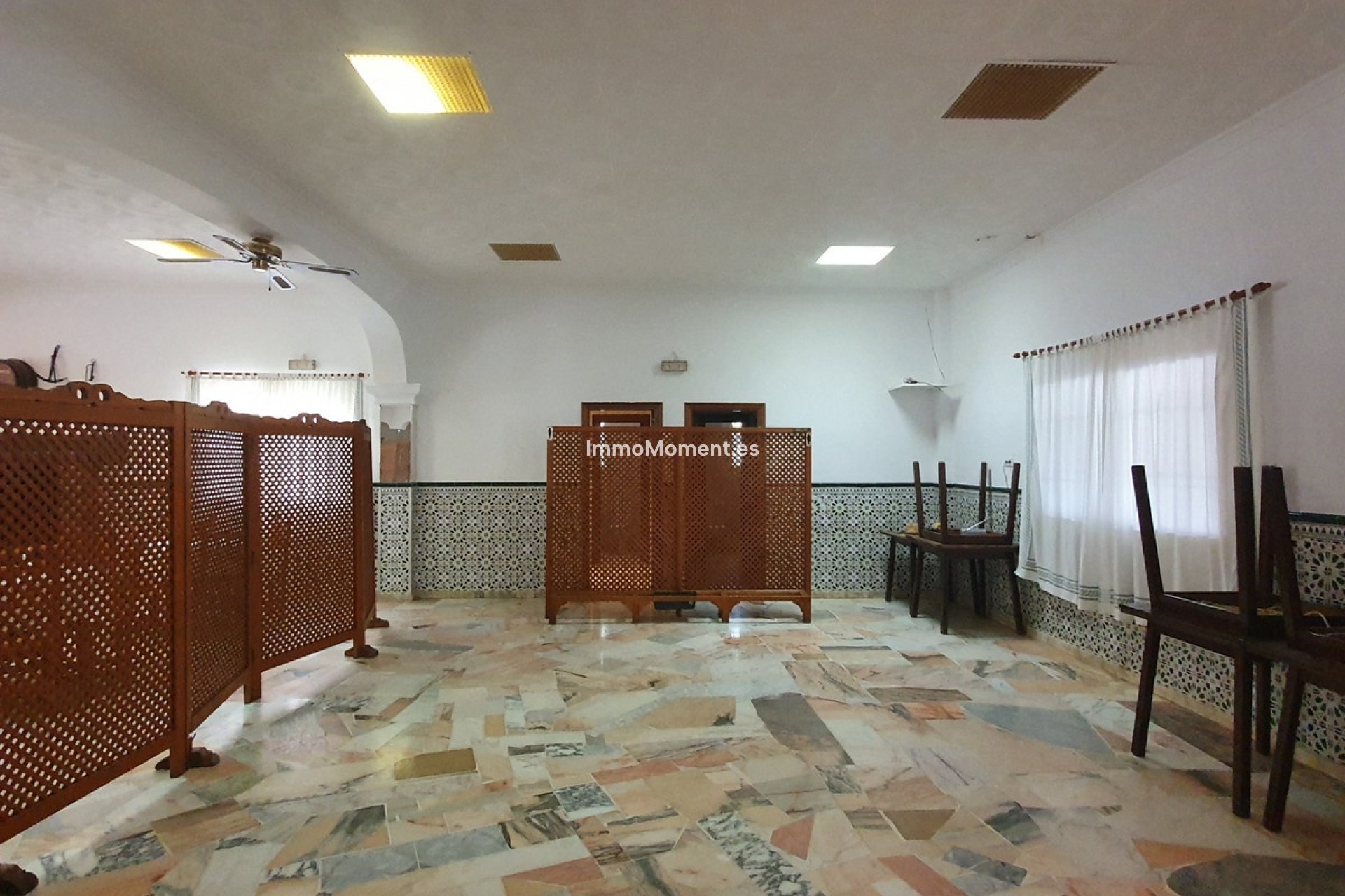 Reventa - Villa - Interior  - Guaro