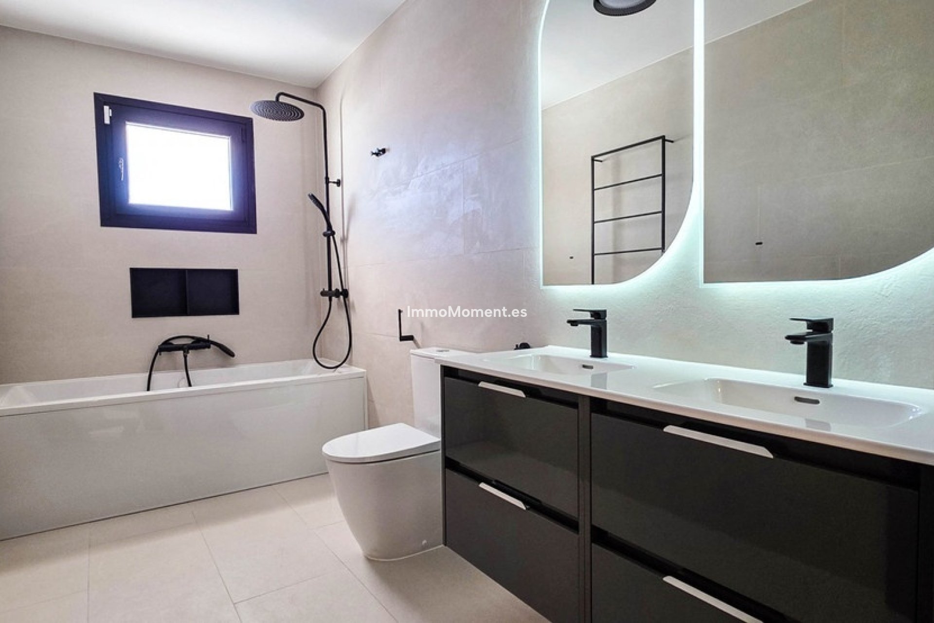 Reventa - Villa - Manilva