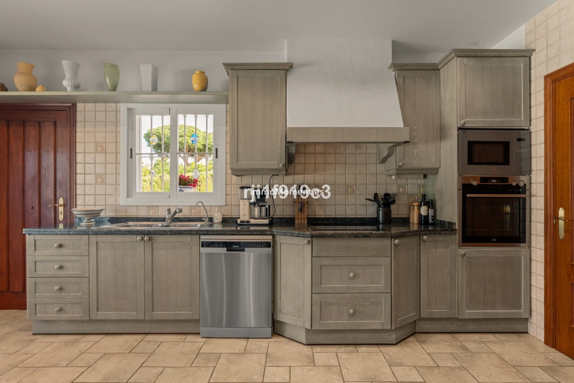 Reventa - Villa - Marbella - Elviria