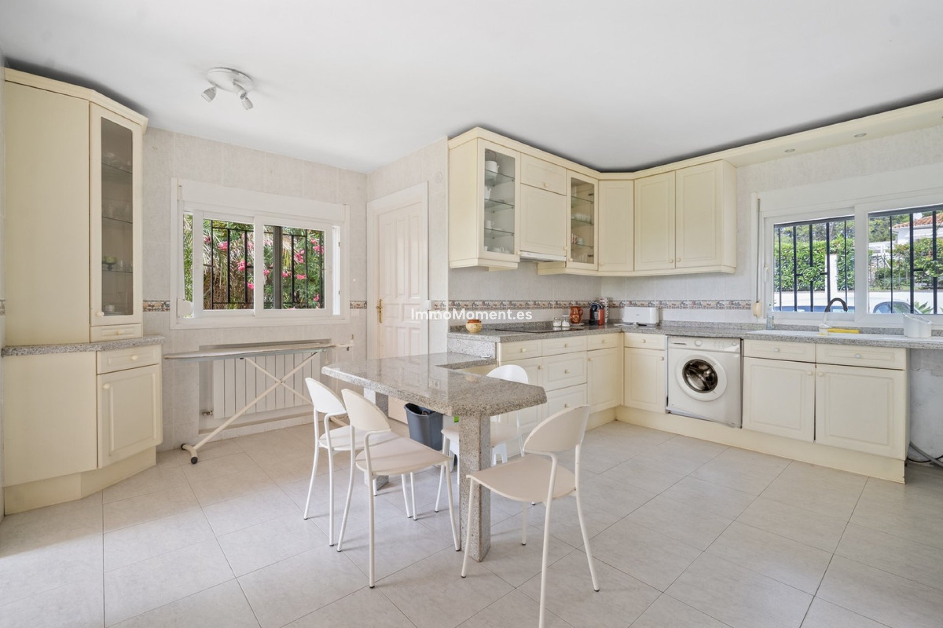 Reventa - Villa - Marbella - Guadalmina Alta