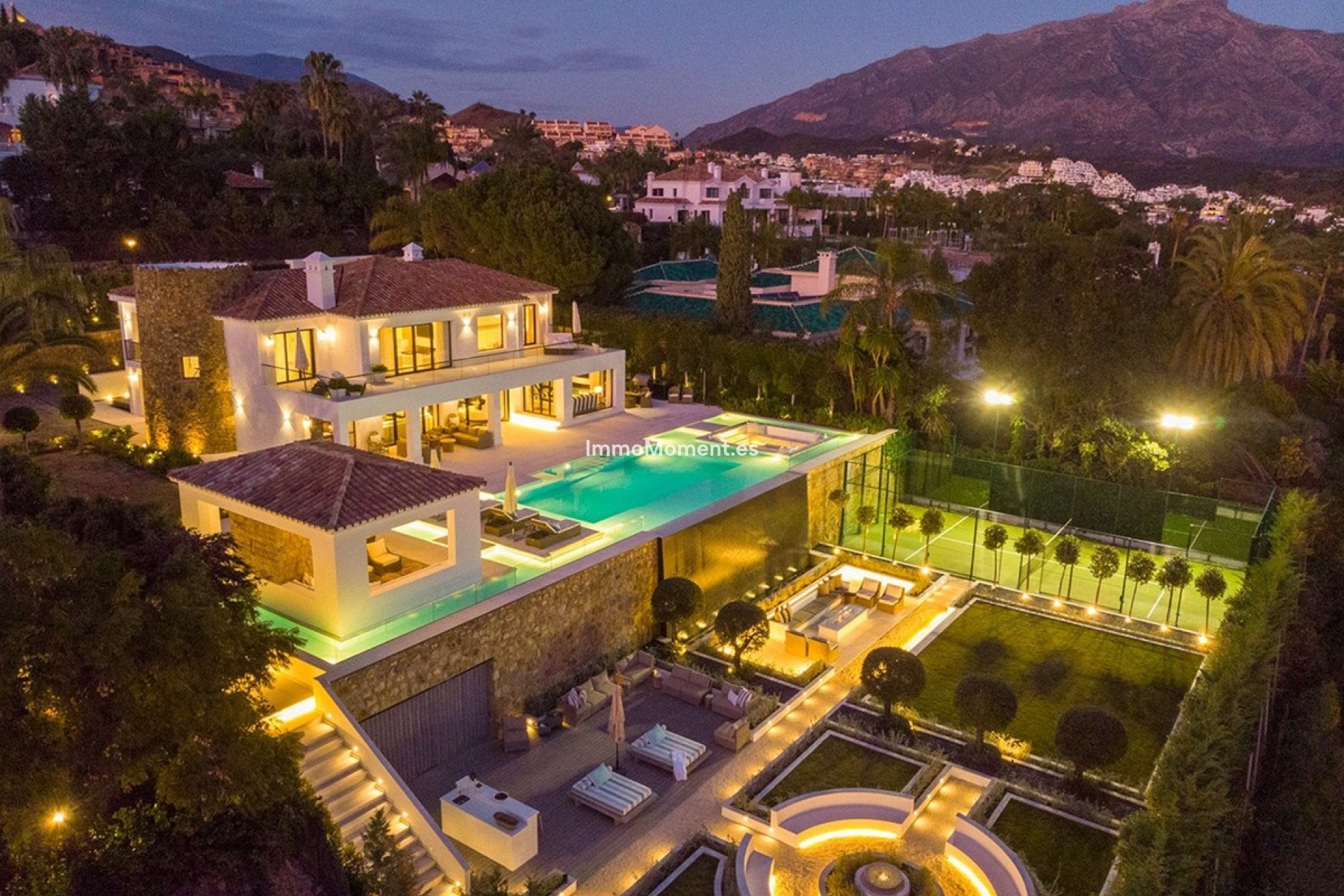 Reventa - Villa - Marbella - Marbella Centro