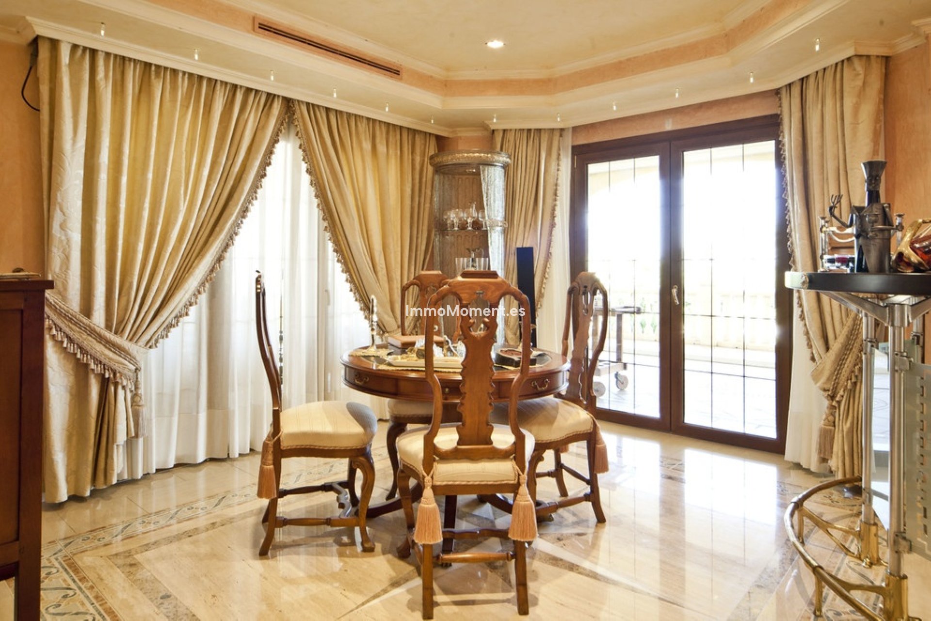 Reventa - Villa - Marbella - Puerto Banús