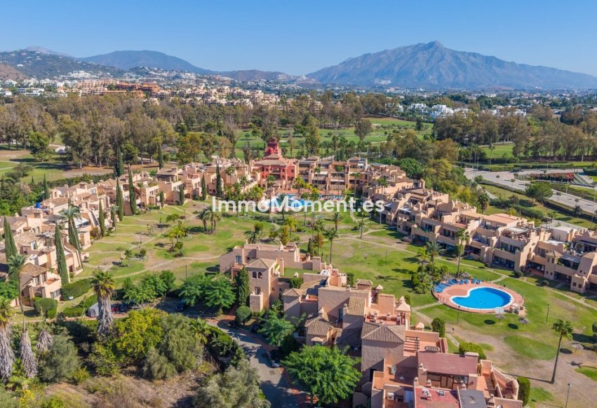Revente - Appartement - Estepona  - Atalaya
