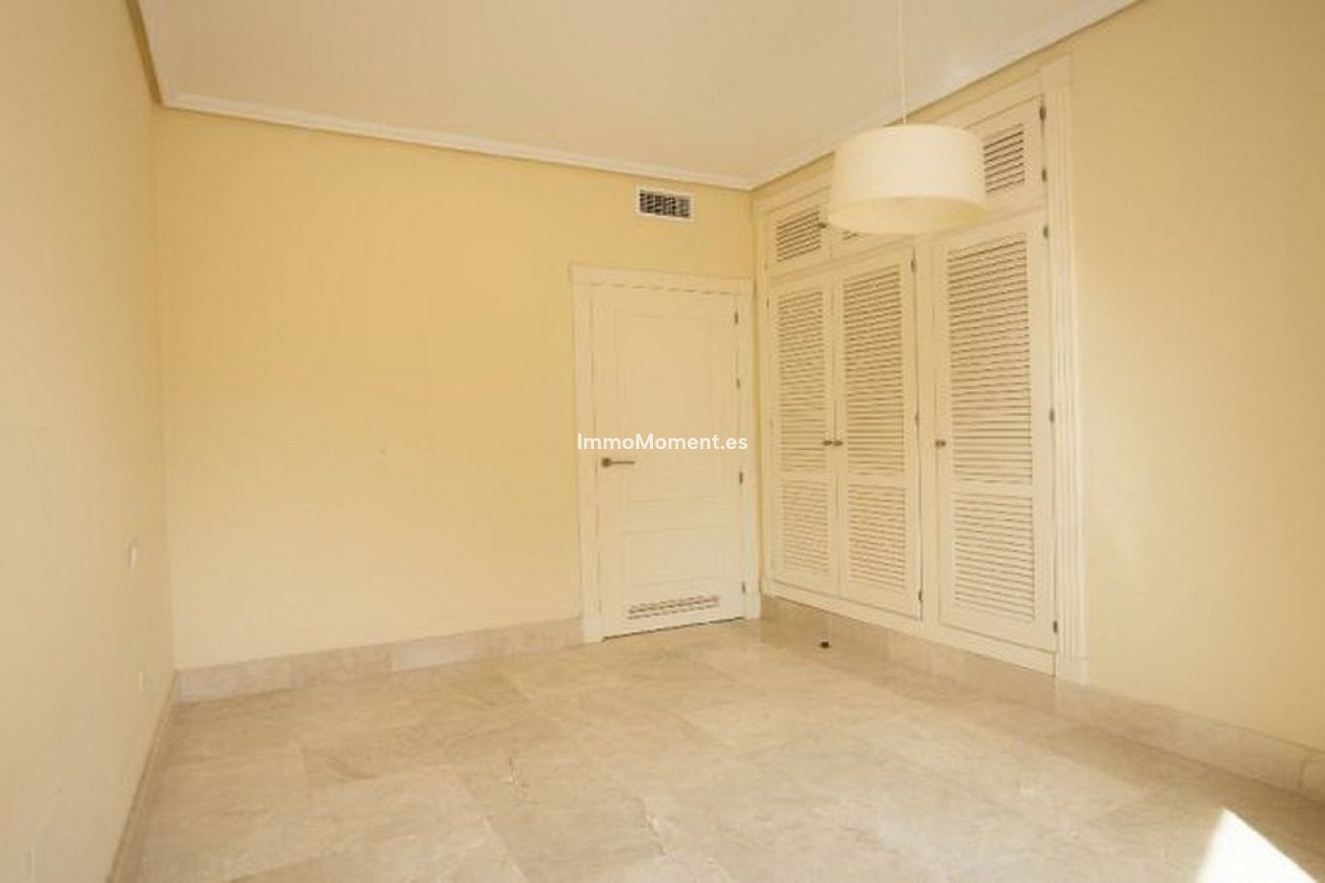 Revente - Appartement - Estepona  - Atalaya