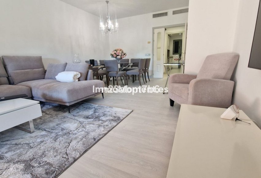 Revente - Appartement - Estepona  - Atalaya