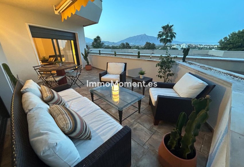 Revente - Appartement - Estepona  - Atalaya