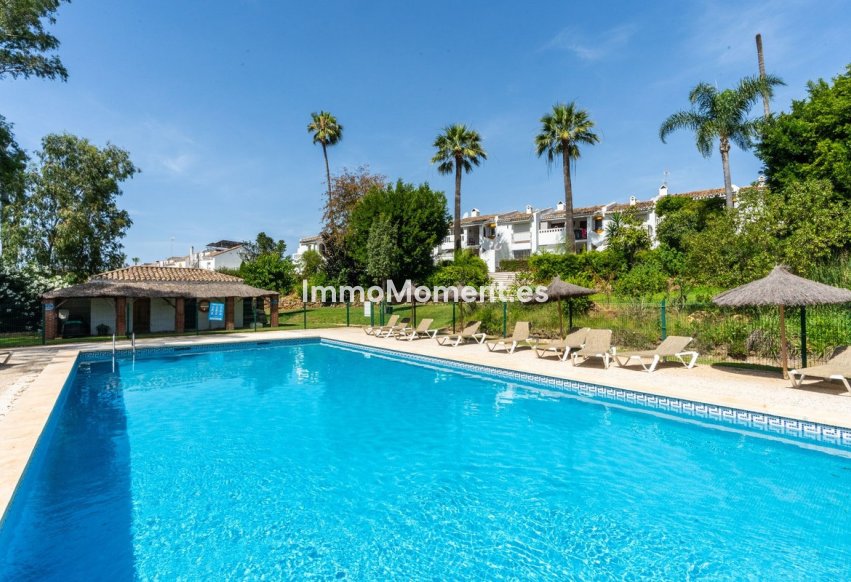 Revente - Appartement - Estepona  - Atalaya