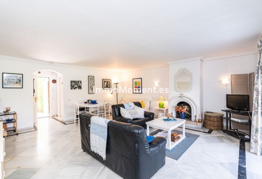 Revente - Appartement - Estepona  - Atalaya
