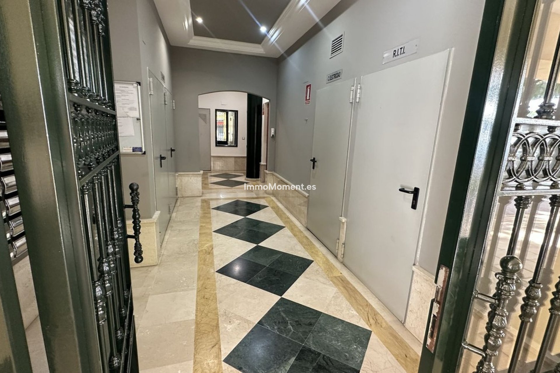 Revente - Appartement - Estepona  - Estepona Centro