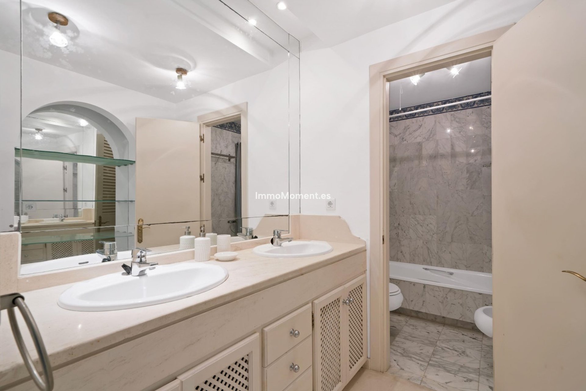 Revente - Appartement - Estepona  - Estepona Centro