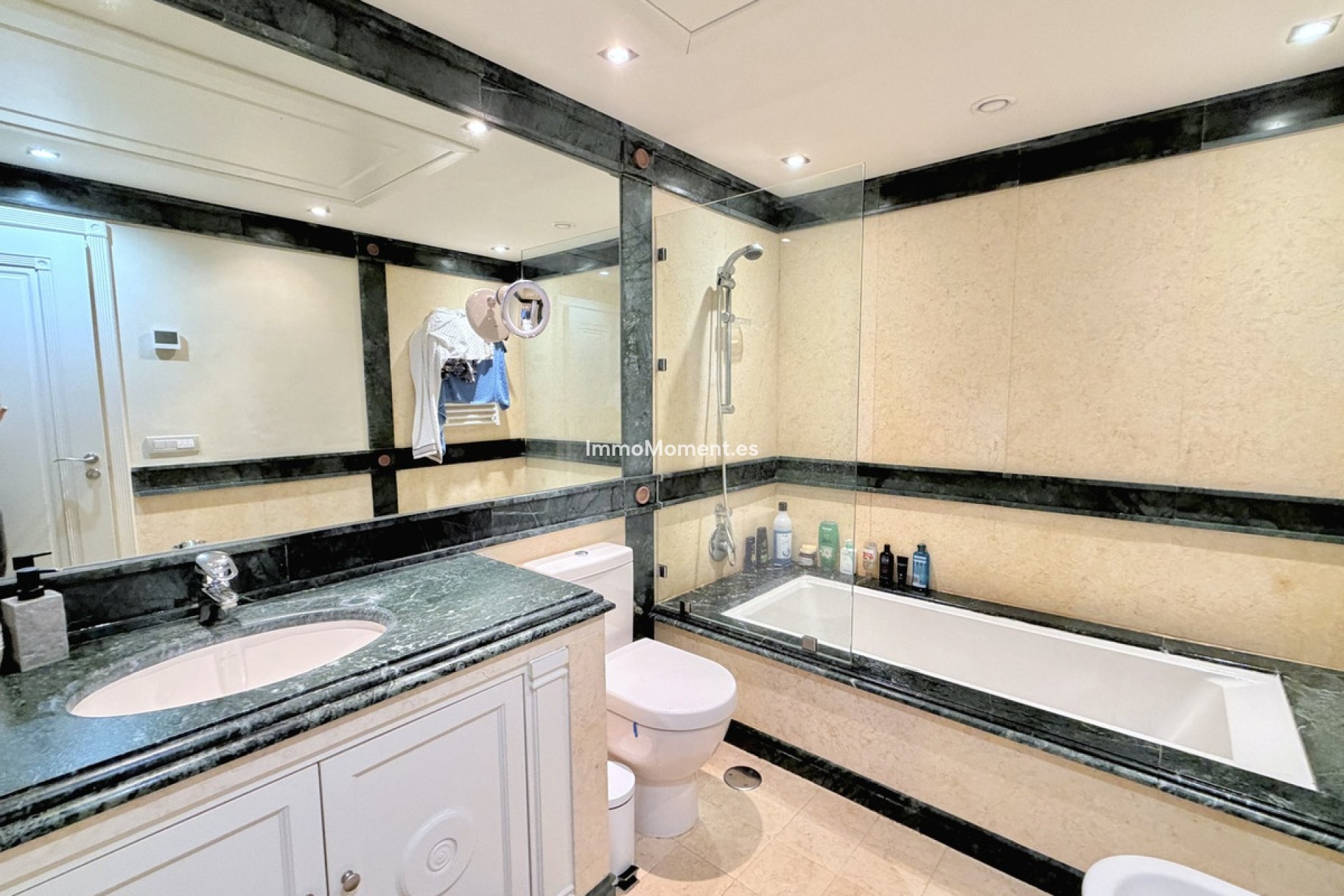 Revente - Appartement - Estepona  - Estepona Centro