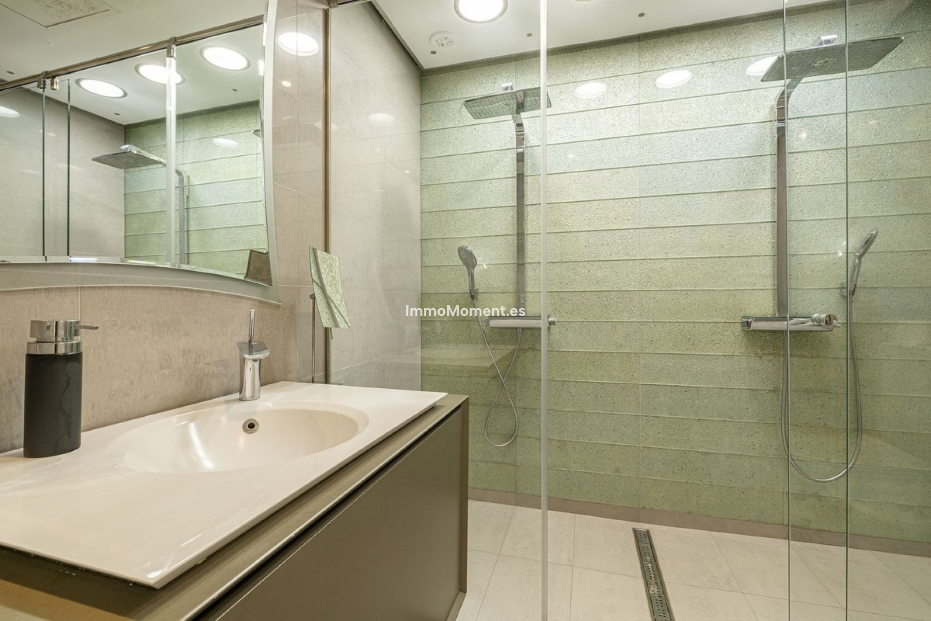Revente - Appartement - Marbella - Nueva Andalucía