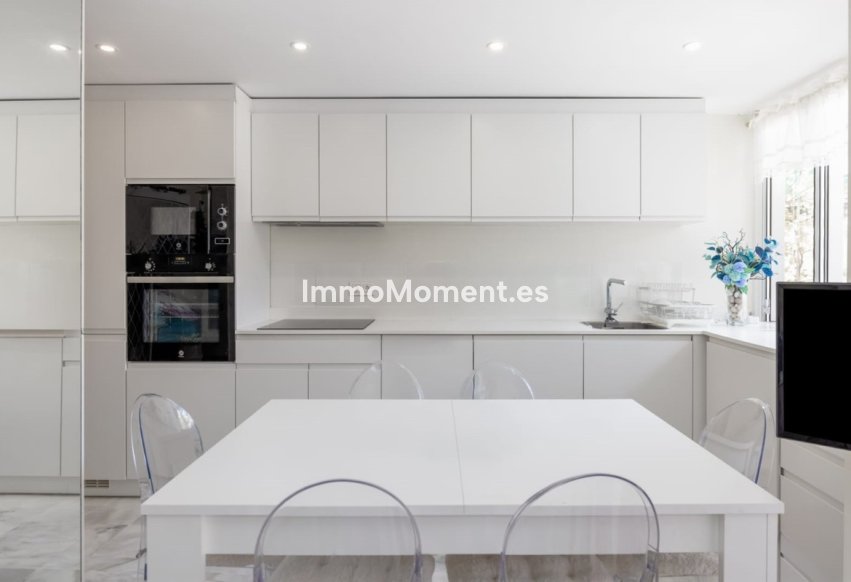 Revente - Appartement - Marbella - Nueva Andalucía