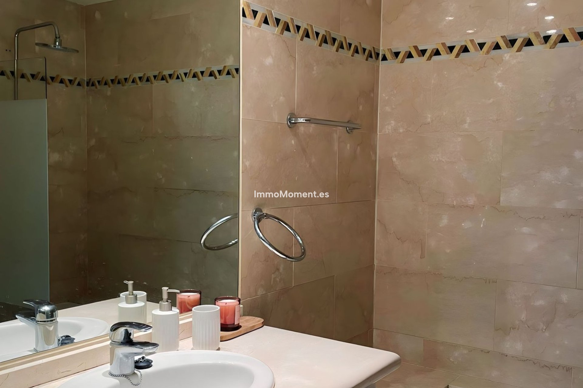 Revente - Appartement - Marbella - Nueva Andalucía