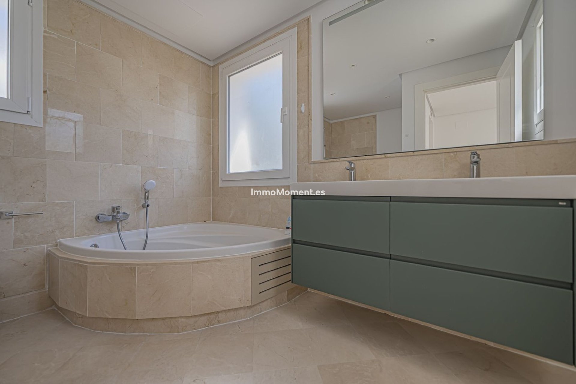Revente - Appartement - Marbella - Nueva Andalucía