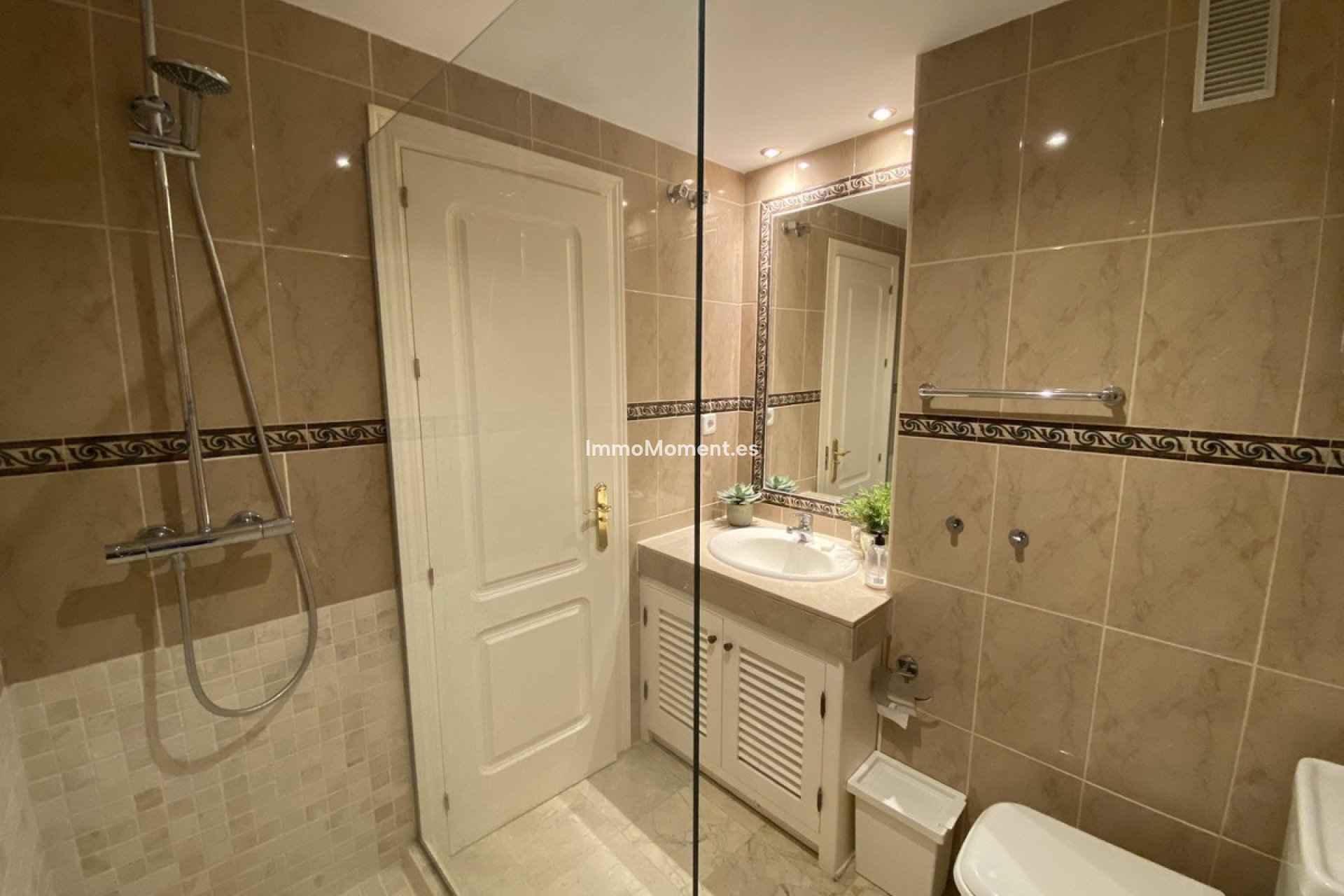 Revente - Appartement - Marbella - Nueva Andalucía