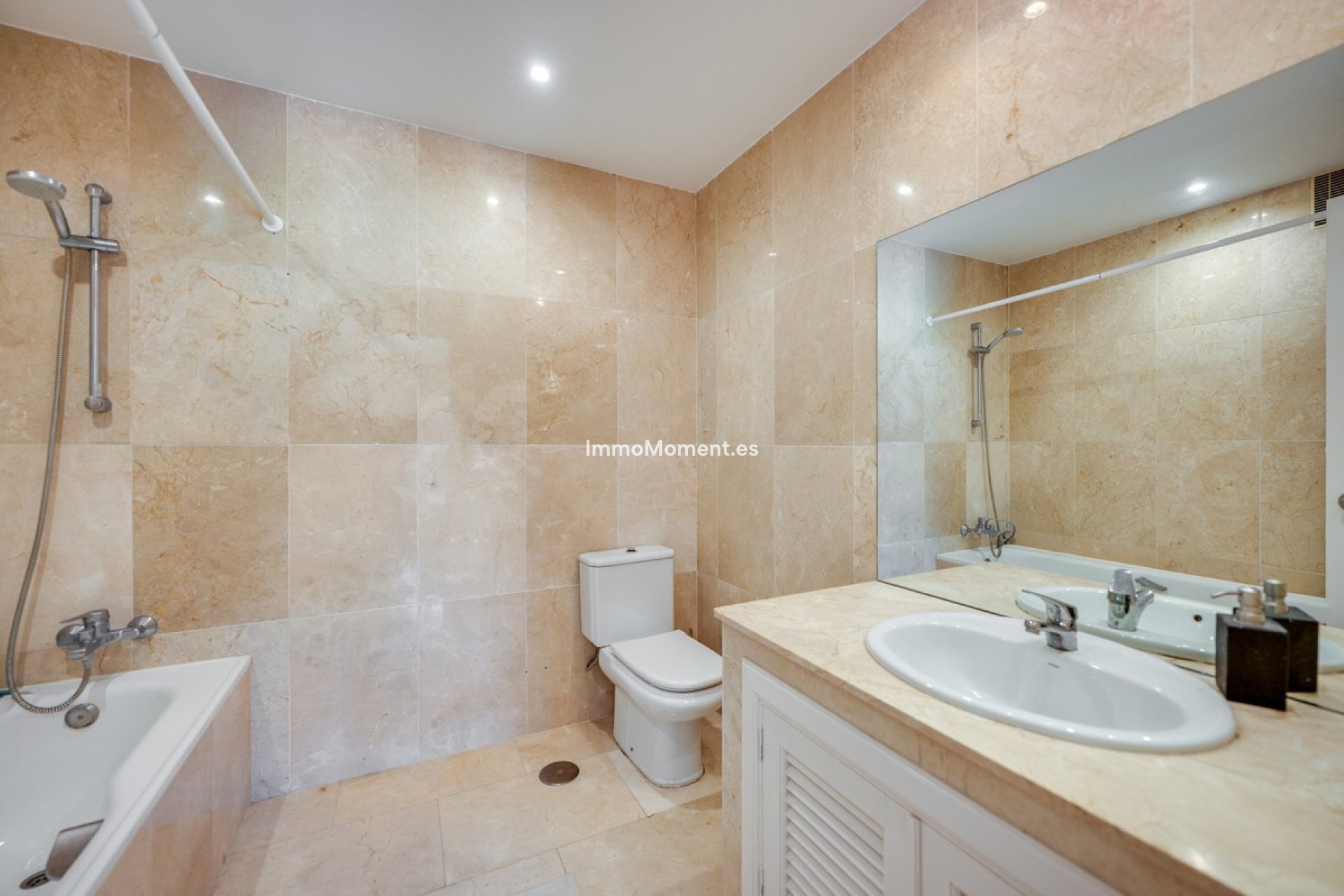 Revente - Appartement - Marbella - Nueva Andalucía