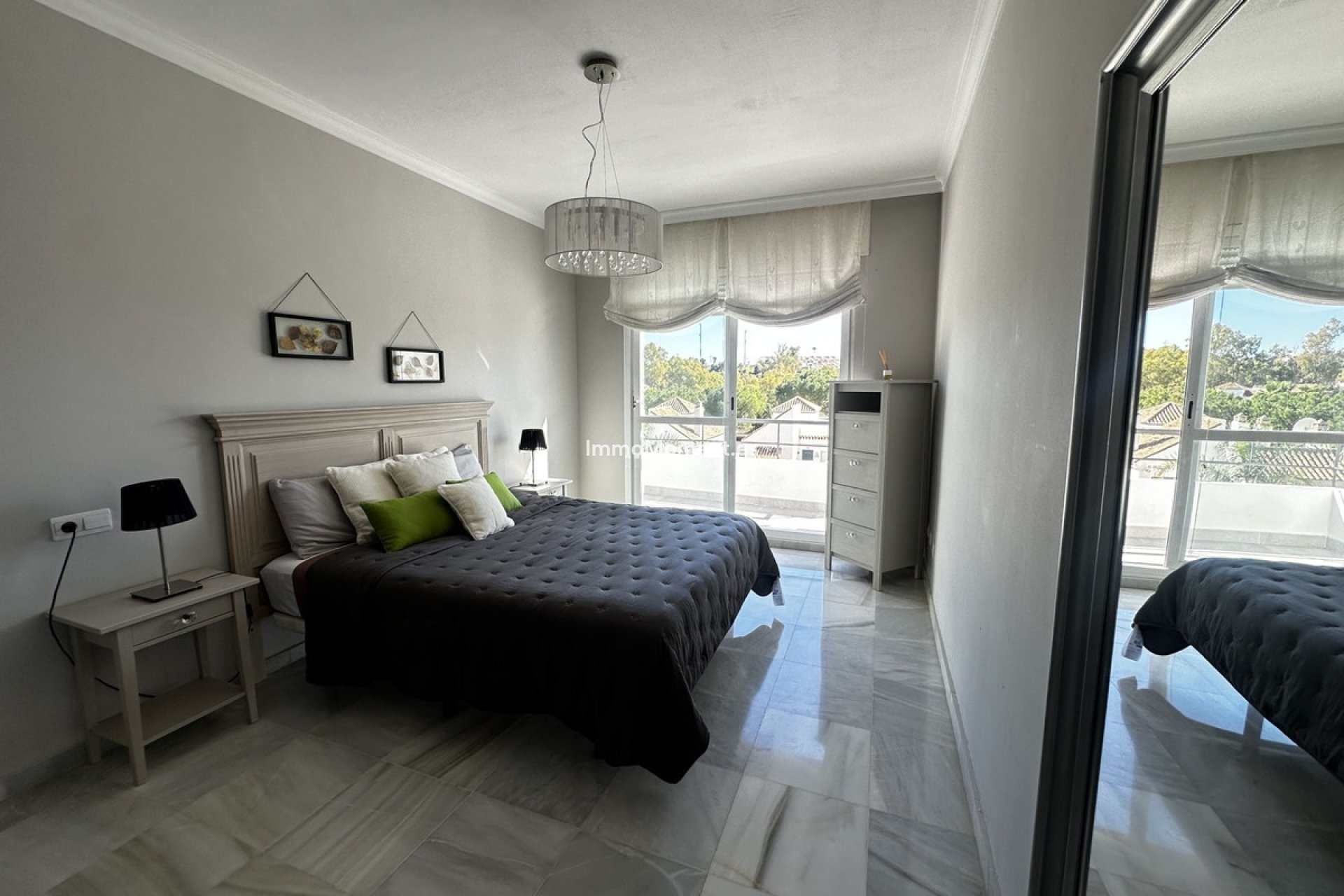 Revente - Appartement - Marbella - Nueva Andalucía