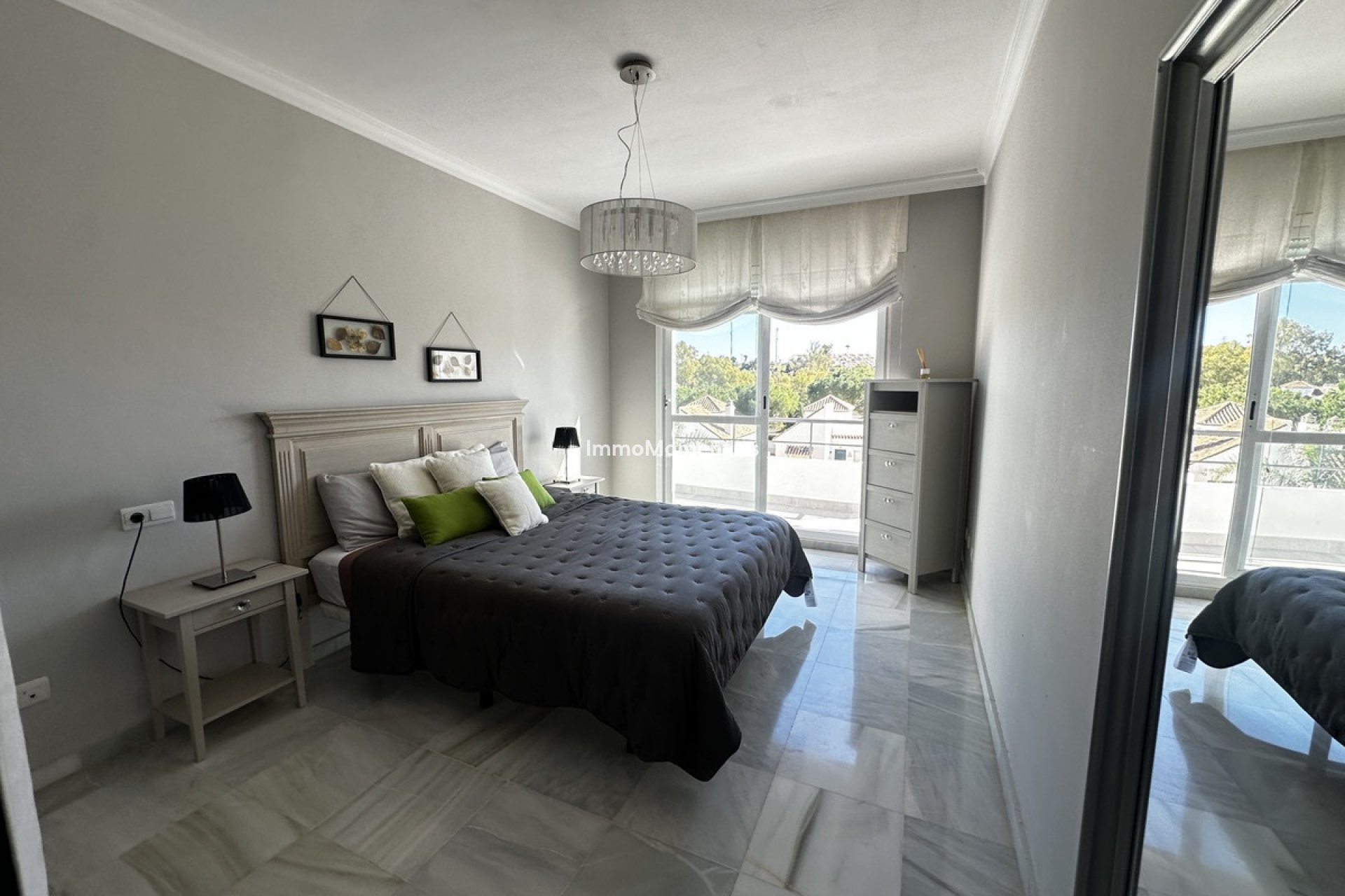 Revente - Appartement - Marbella - Nueva Andalucía