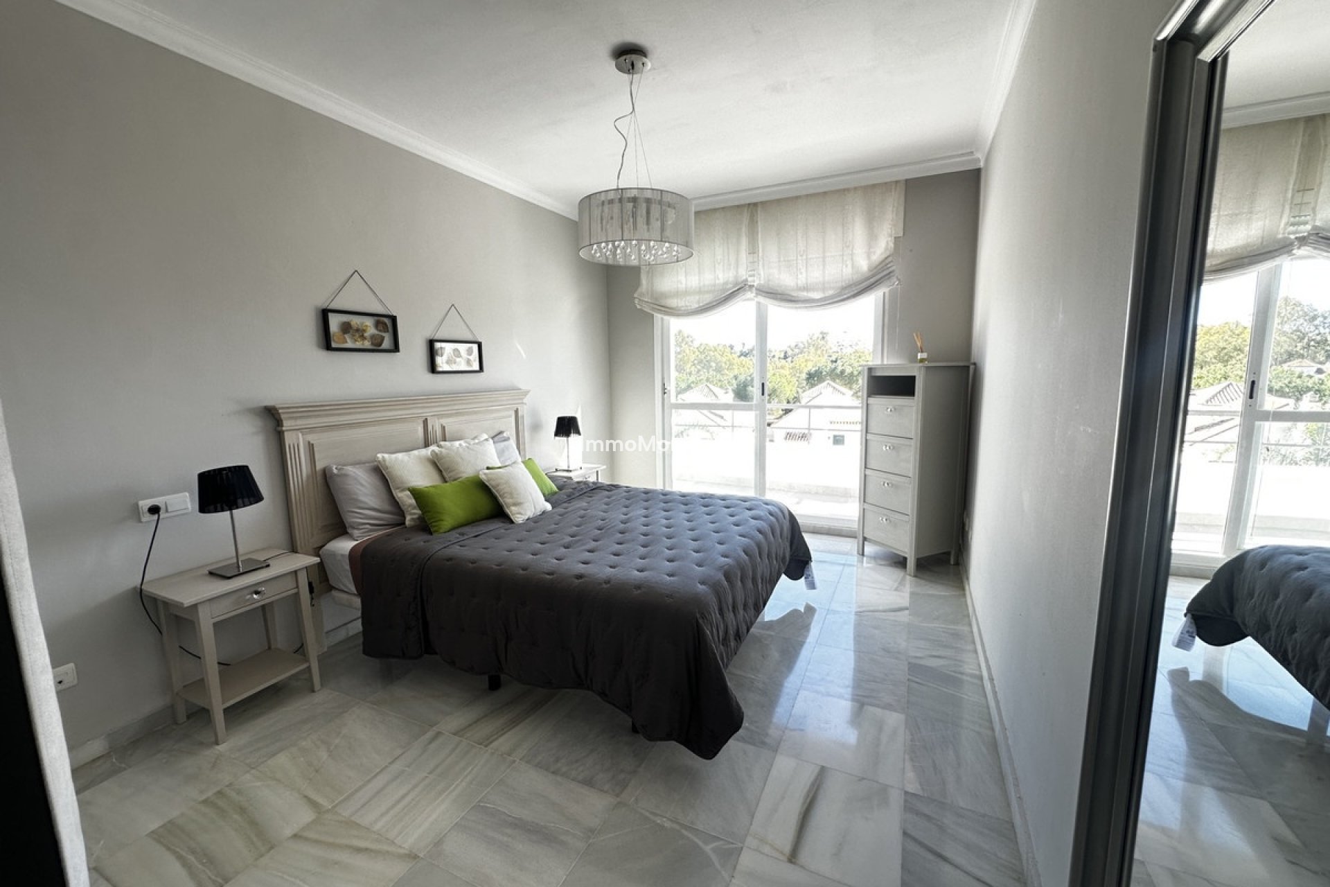 Revente - Appartement - Marbella - Nueva Andalucía