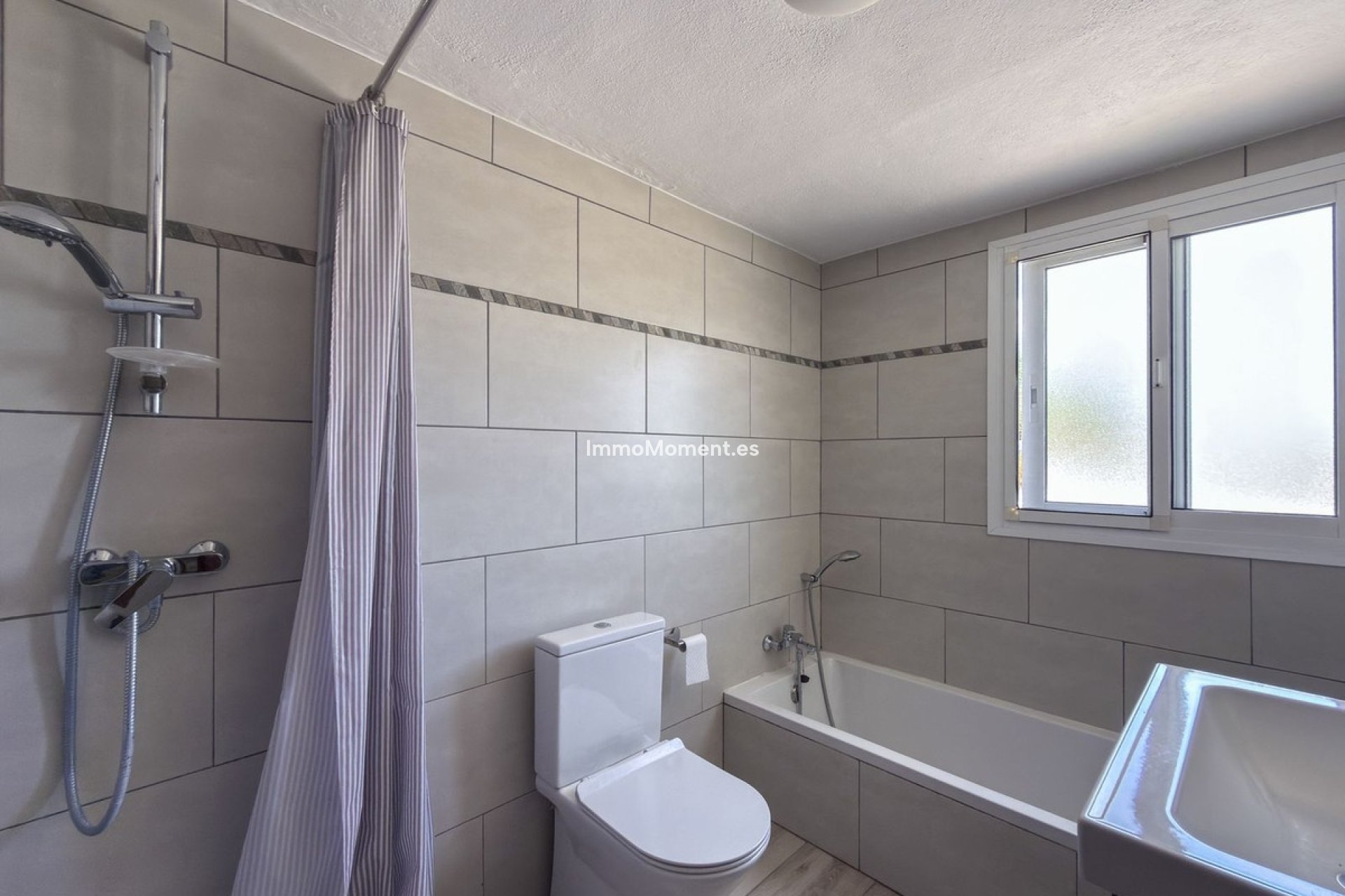 Revente - Maison de campagne - Intérieur                       - Monda