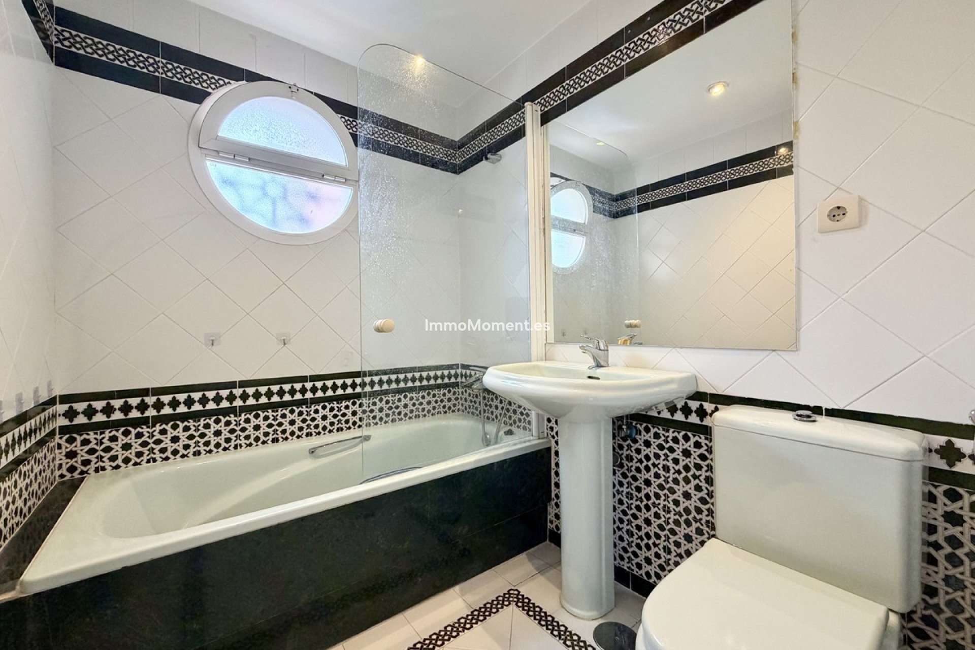 Revente - Maison mitoyenne - Estepona  - Estepona Centro