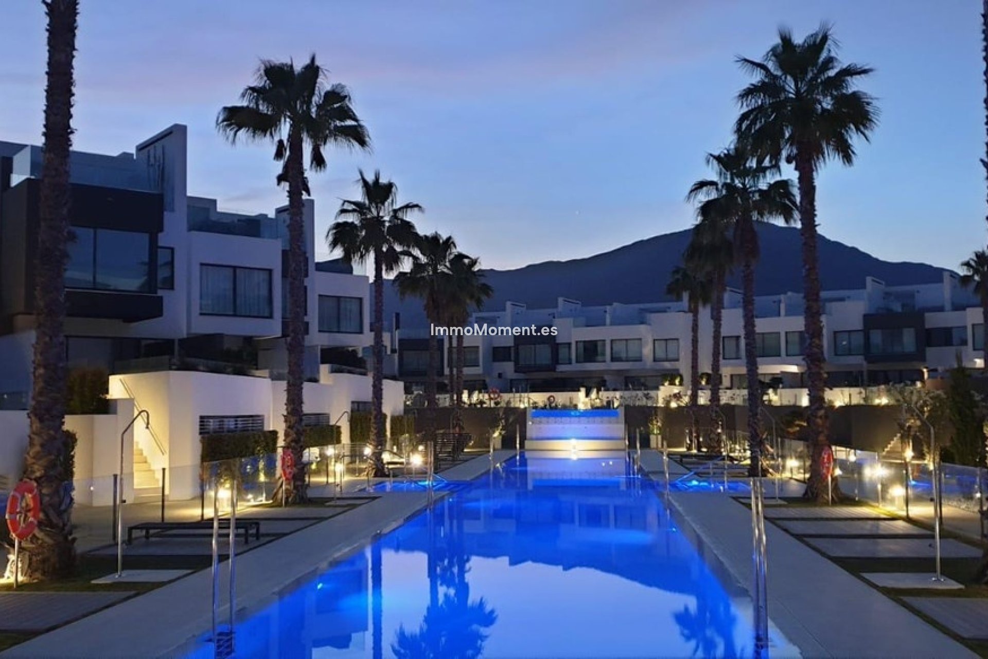 Revente - Maison mitoyenne - Estepona  - Estepona Centro