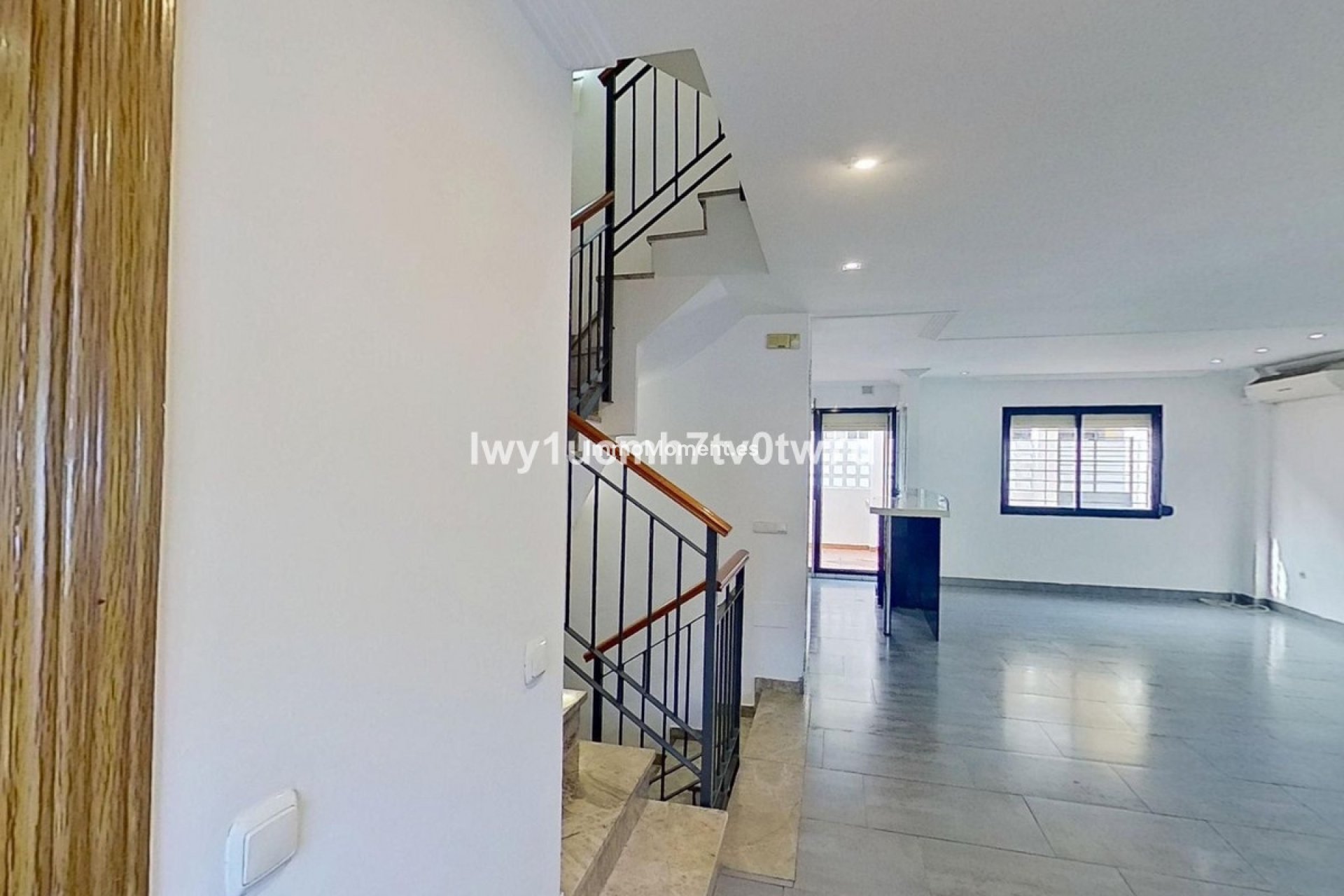 Revente - Maison mitoyenne - Intérieur                       - Churriana