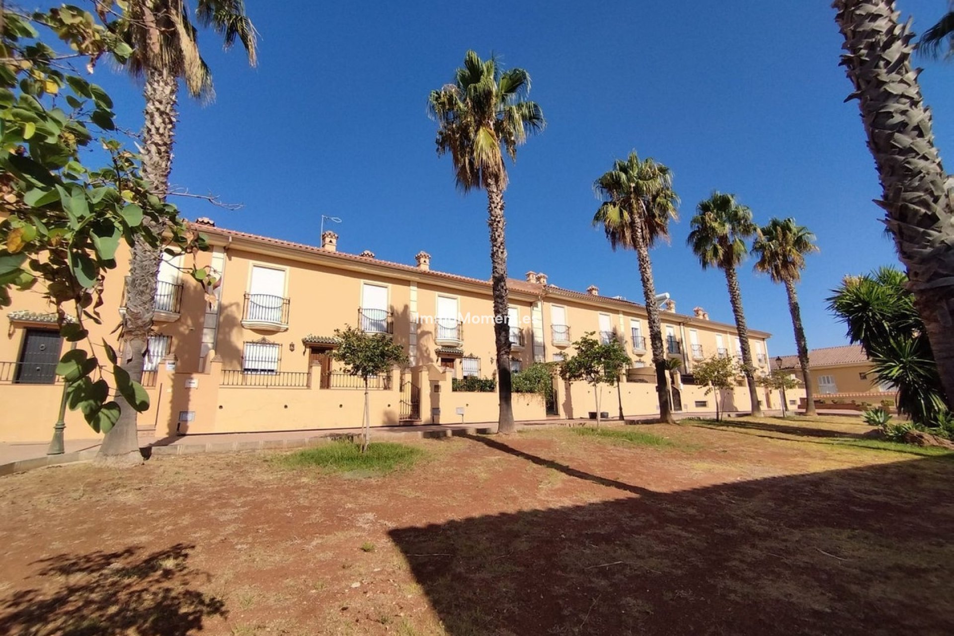 Revente - Terrain - Intérieur                       - Coín