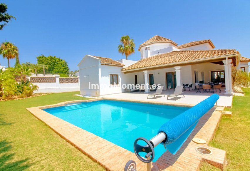 Revente - Villa - El Paraiso - New Golden Mile