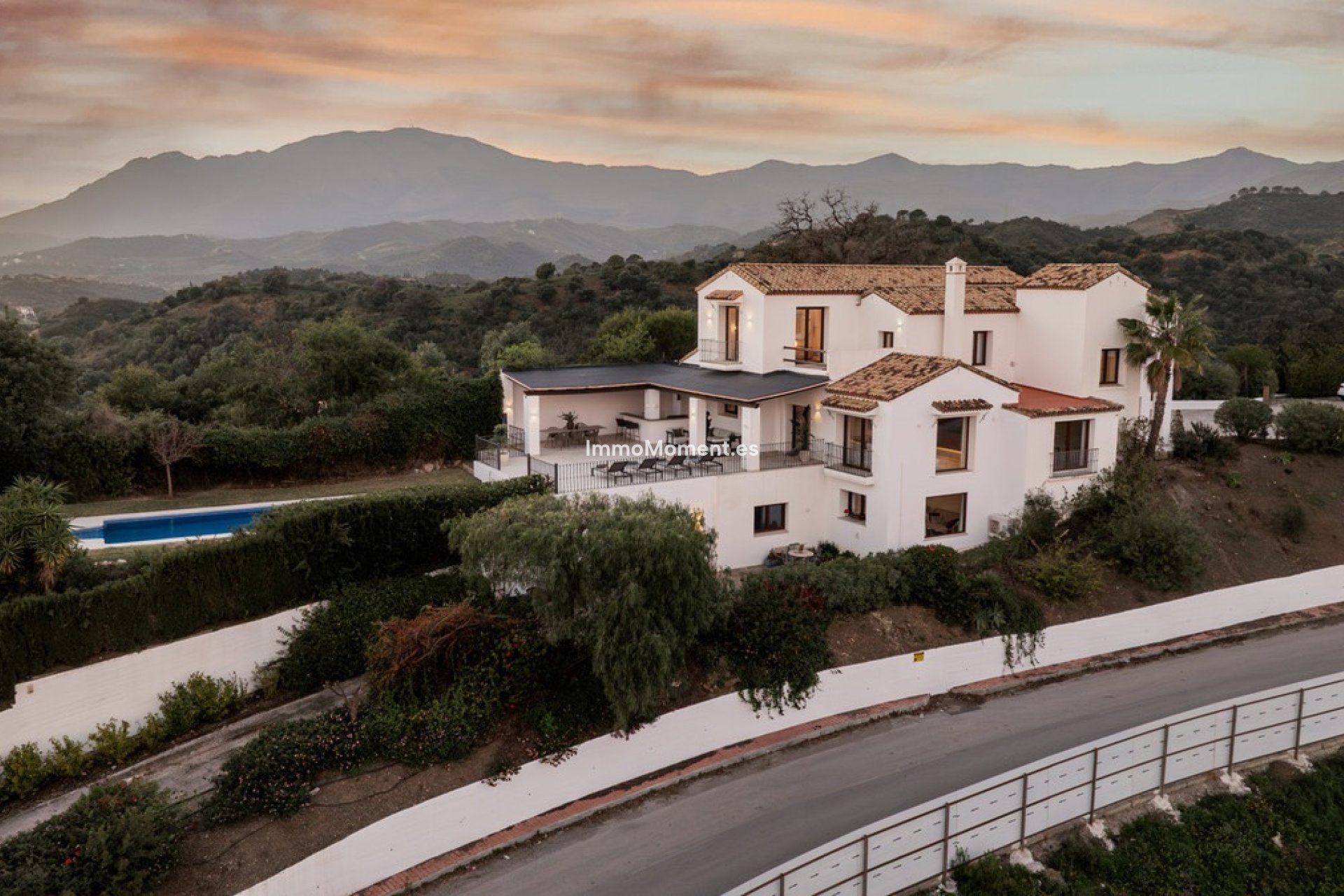 Revente - Villa - Estepona  - New Golden Mile