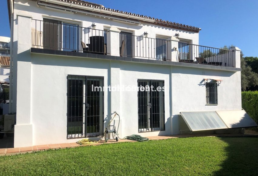 Revente - Villa individuelle - Estepona  - Benamara